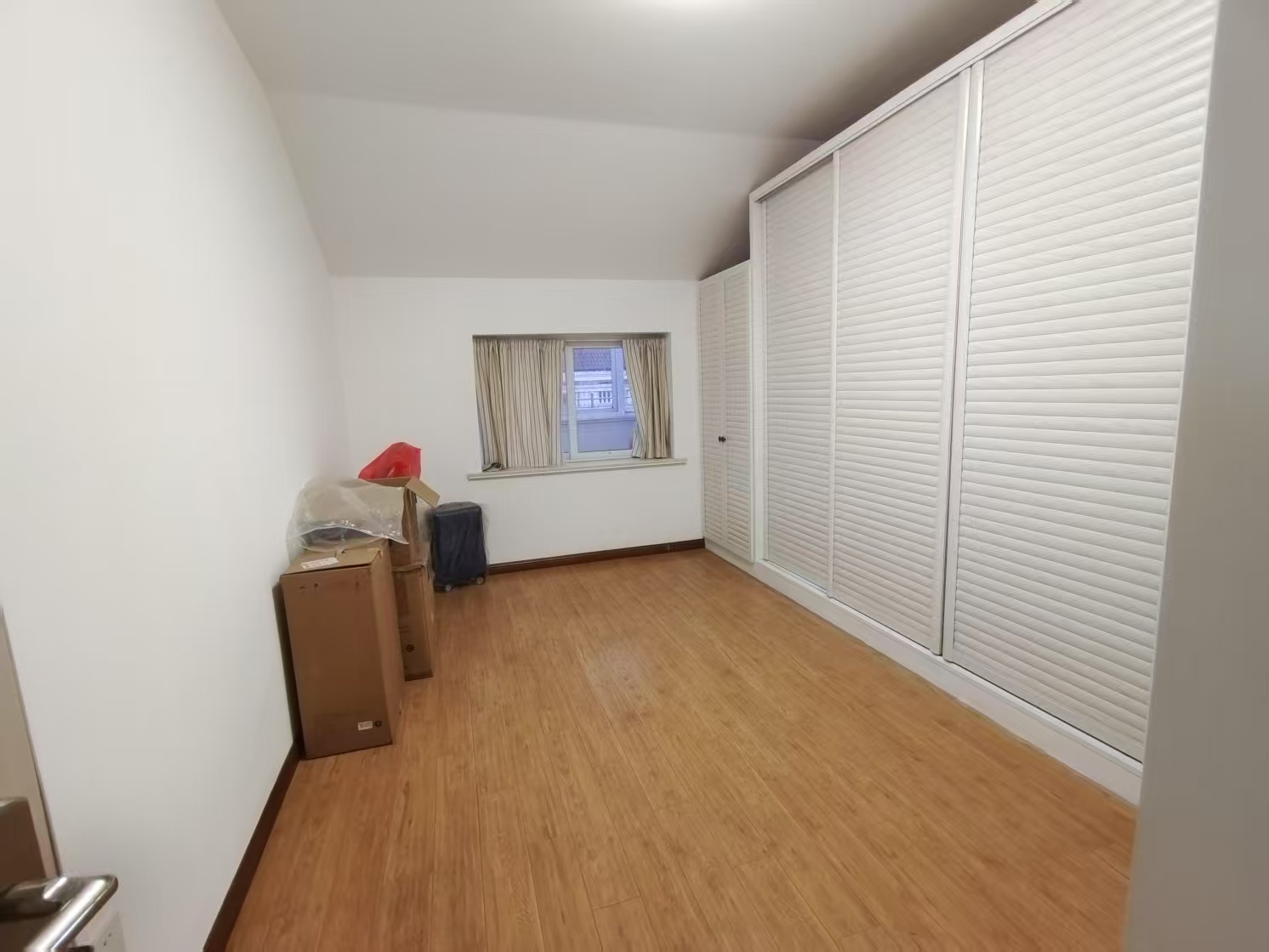 金辉花园 6室2厅2卫 224.84m&sup2;