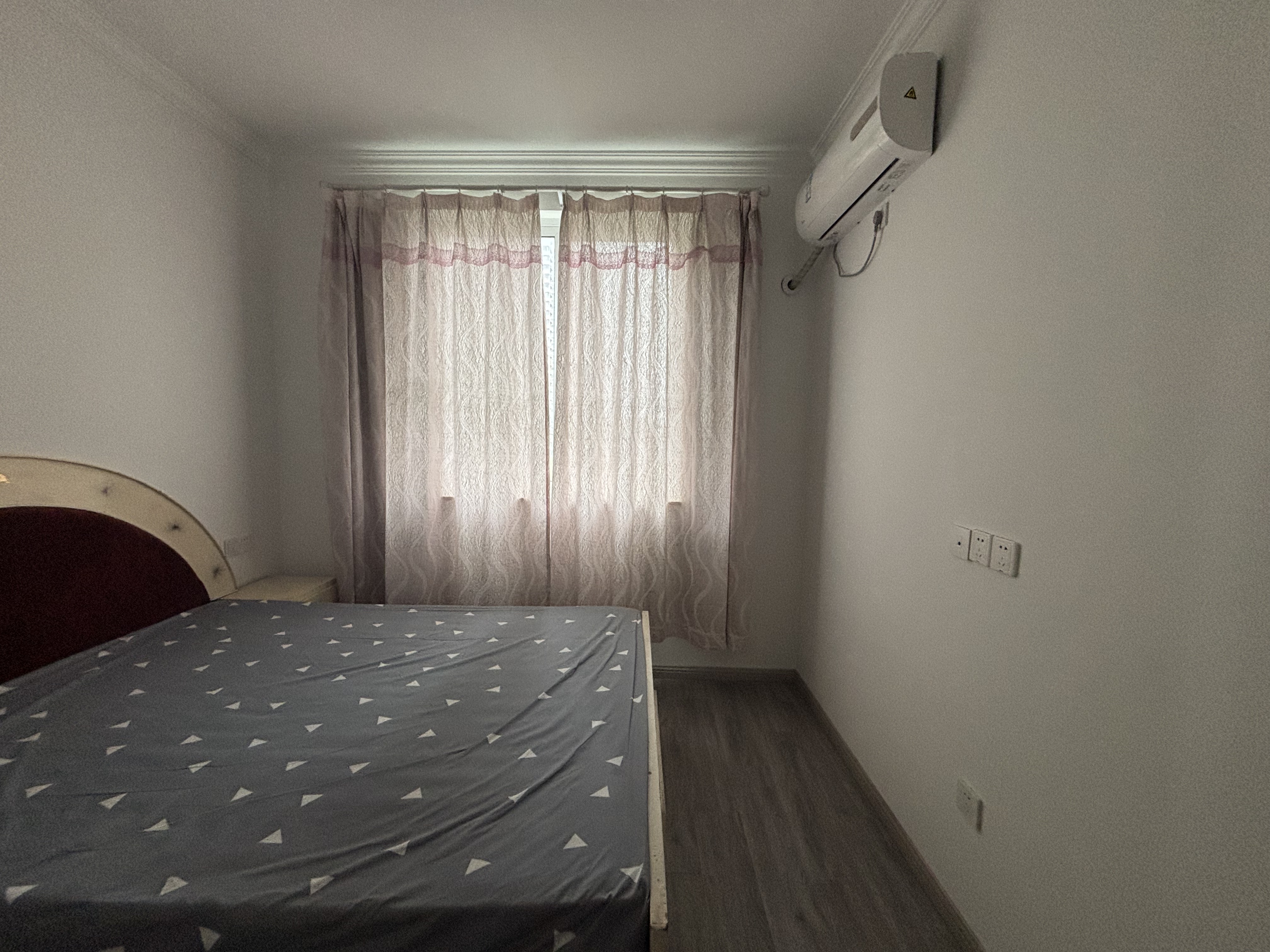 盆架桥花苑 3室2厅1卫 130.00m&sup2;