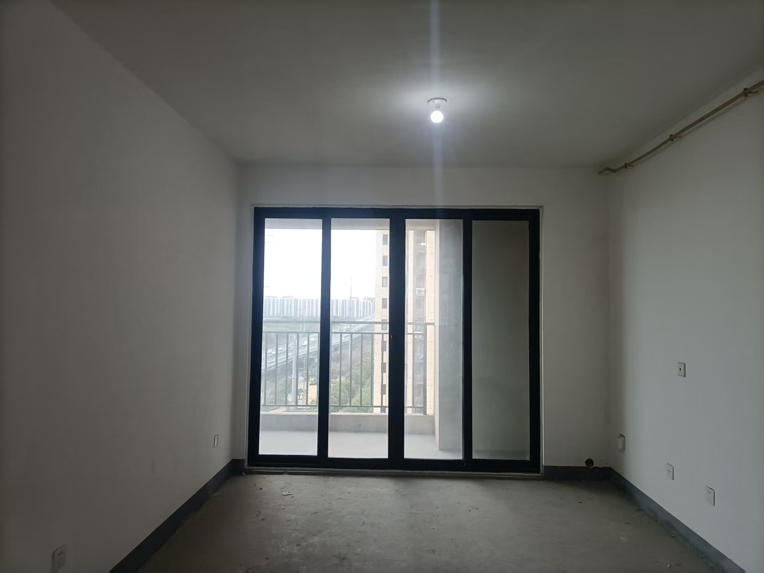 绿地新里城 3室2厅2卫 106.08m²