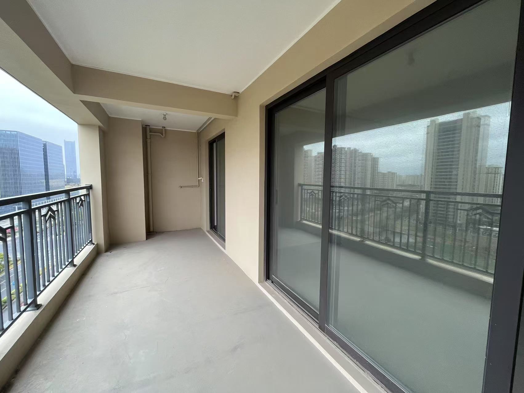 招商新城雍景湾 4室2厅2卫 127m²