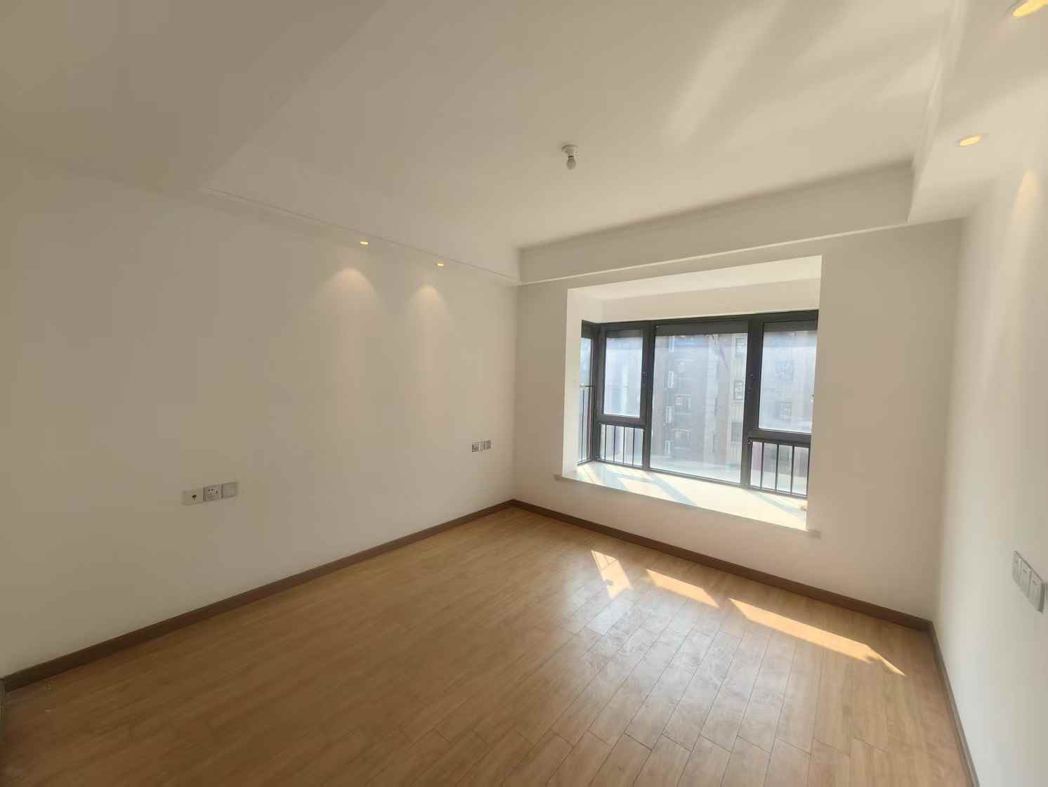 佳期漫 4室2厅2卫 122m&sup2;