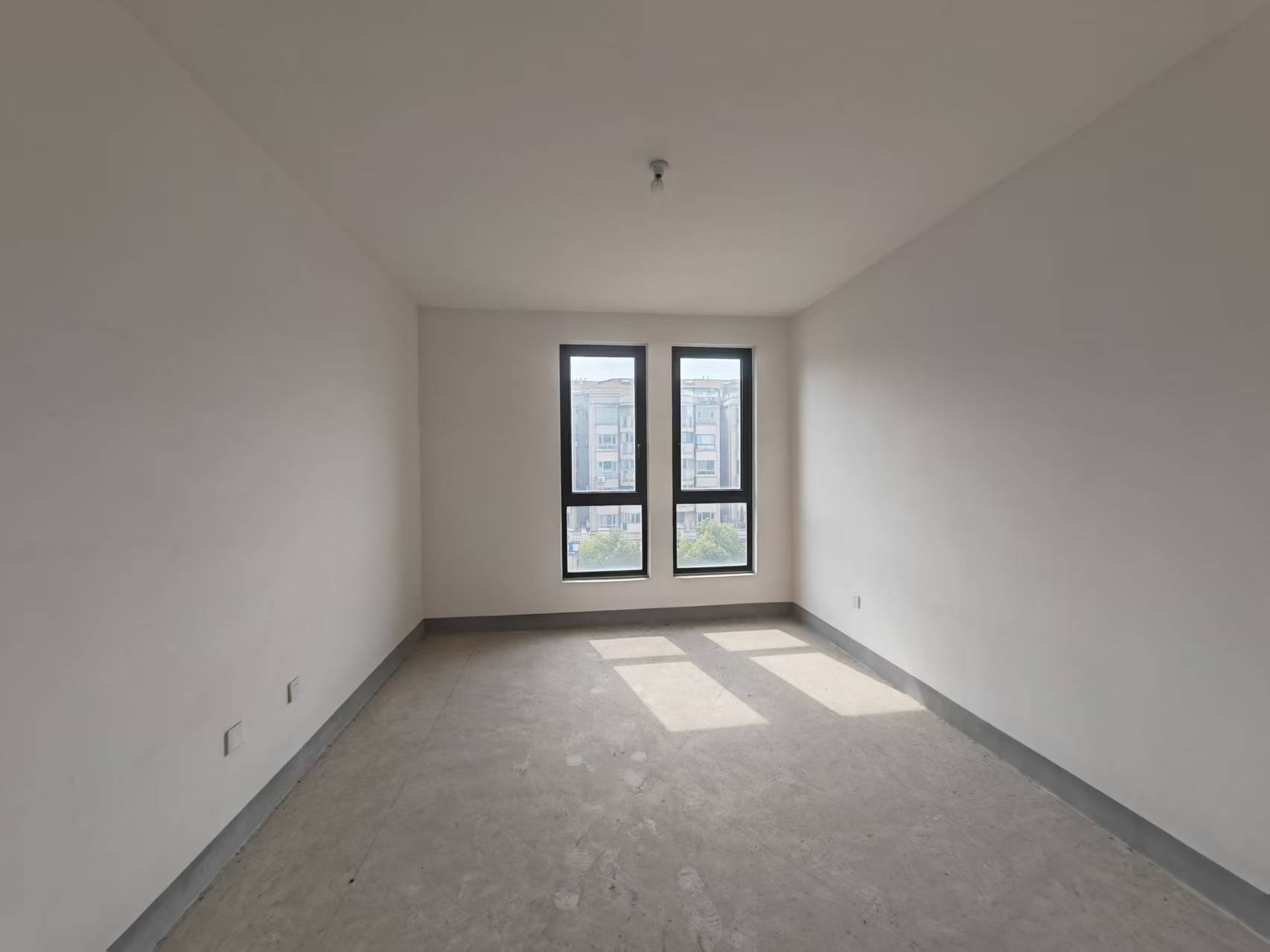 山水壹号 4室2厅2卫 235m&sup2;