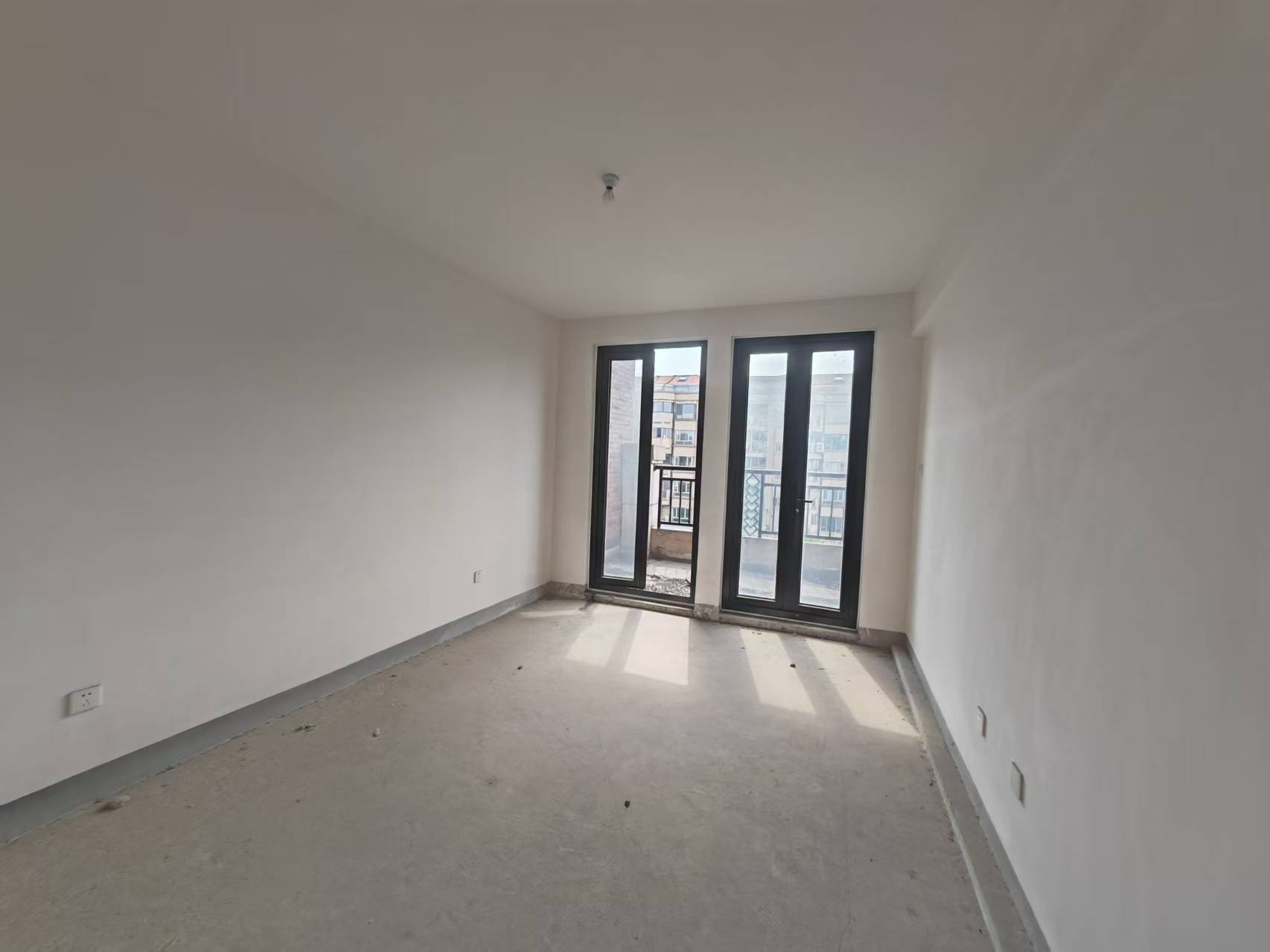 山水壹号 4室2厅2卫 235m&sup2;