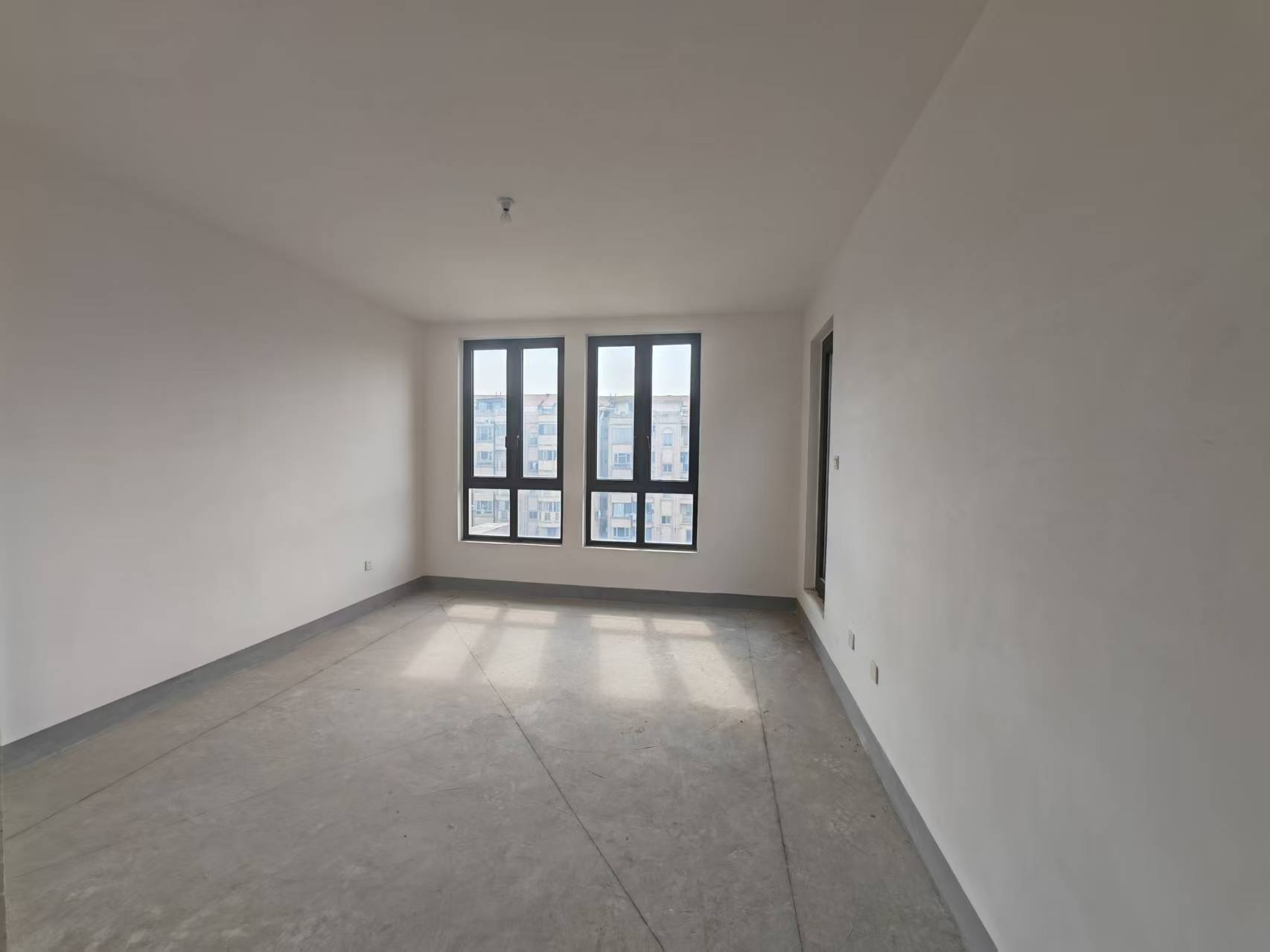 山水壹号 4室2厅2卫 235m&sup2;