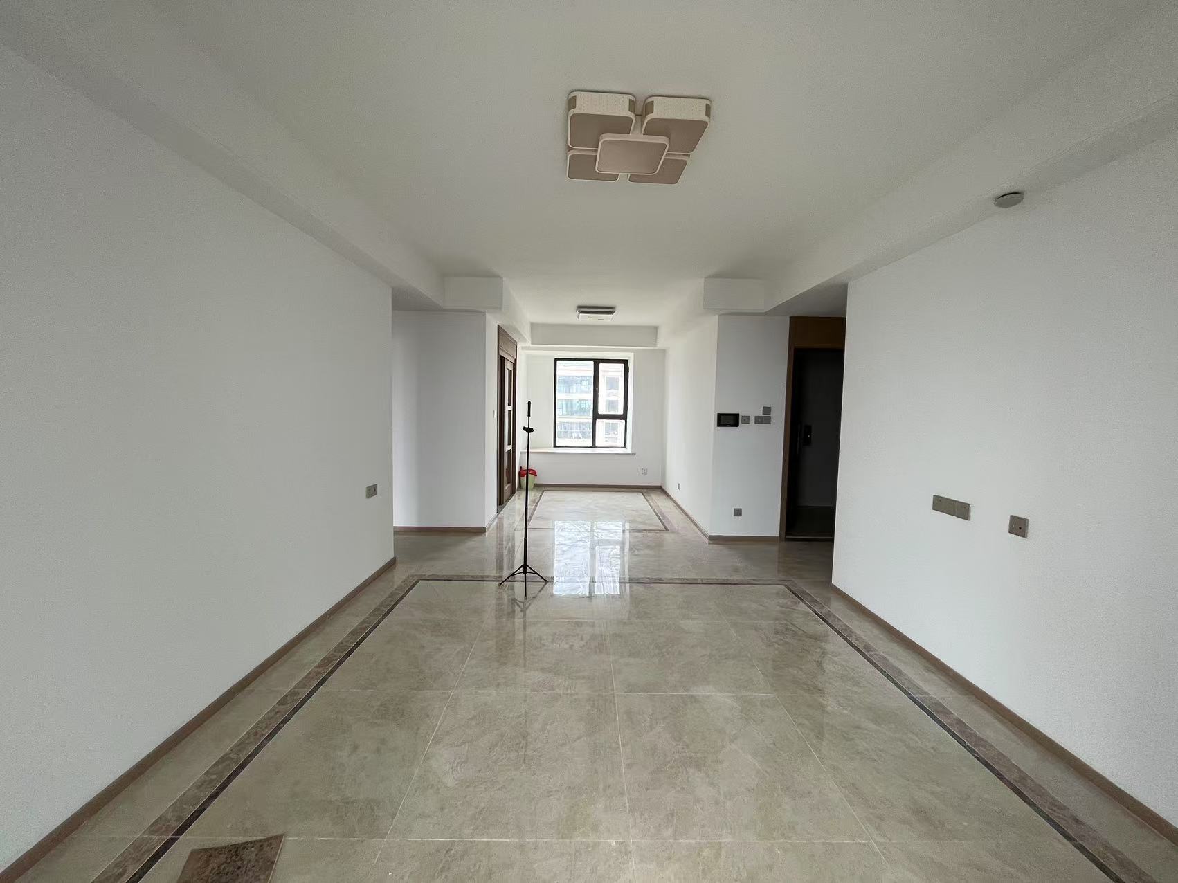 中南君悦府 3室2厅2卫 127.00m²