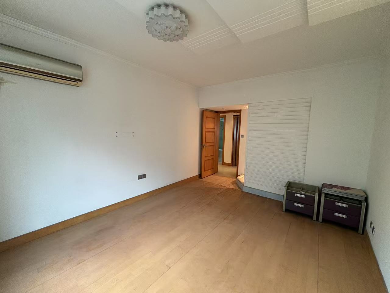 天安花园 3室2厅2卫 143.00m&sup2;