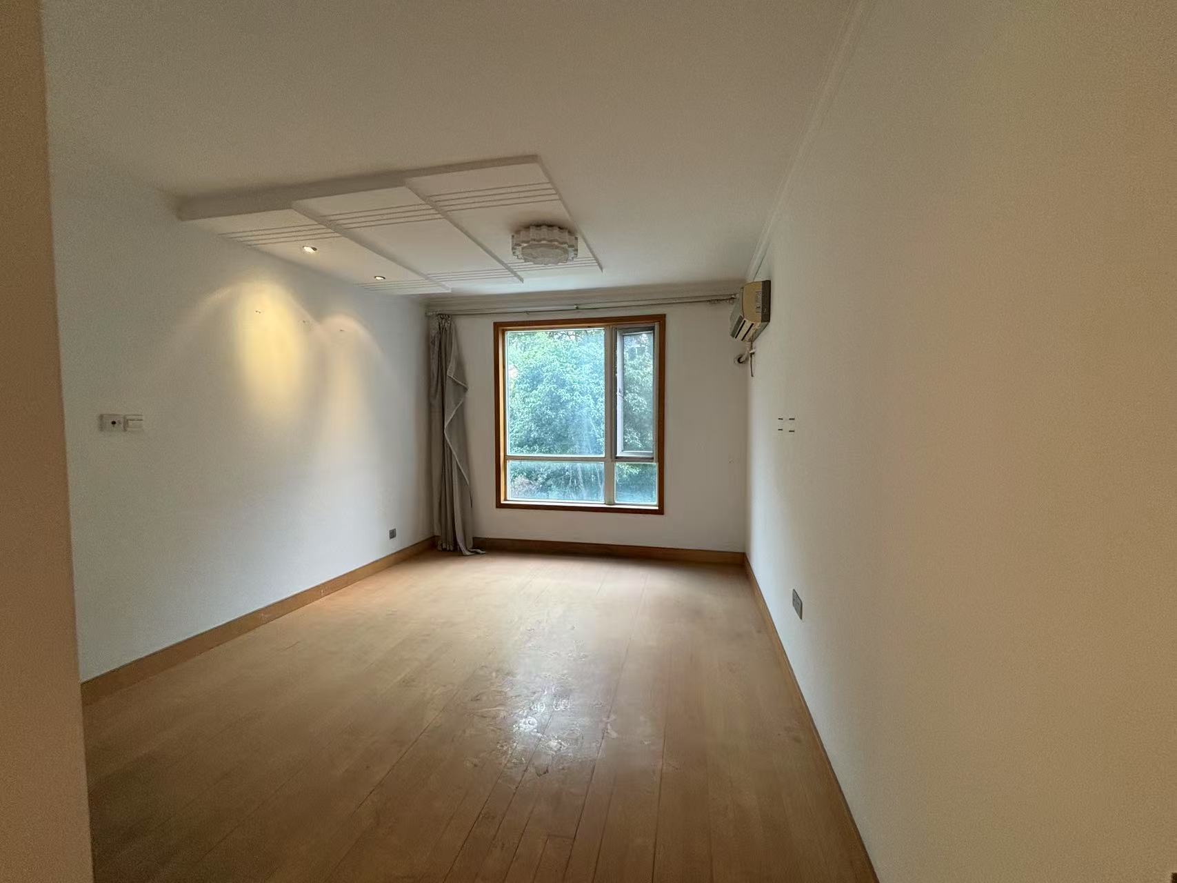 天安花园 3室2厅2卫 143.00m&sup2;