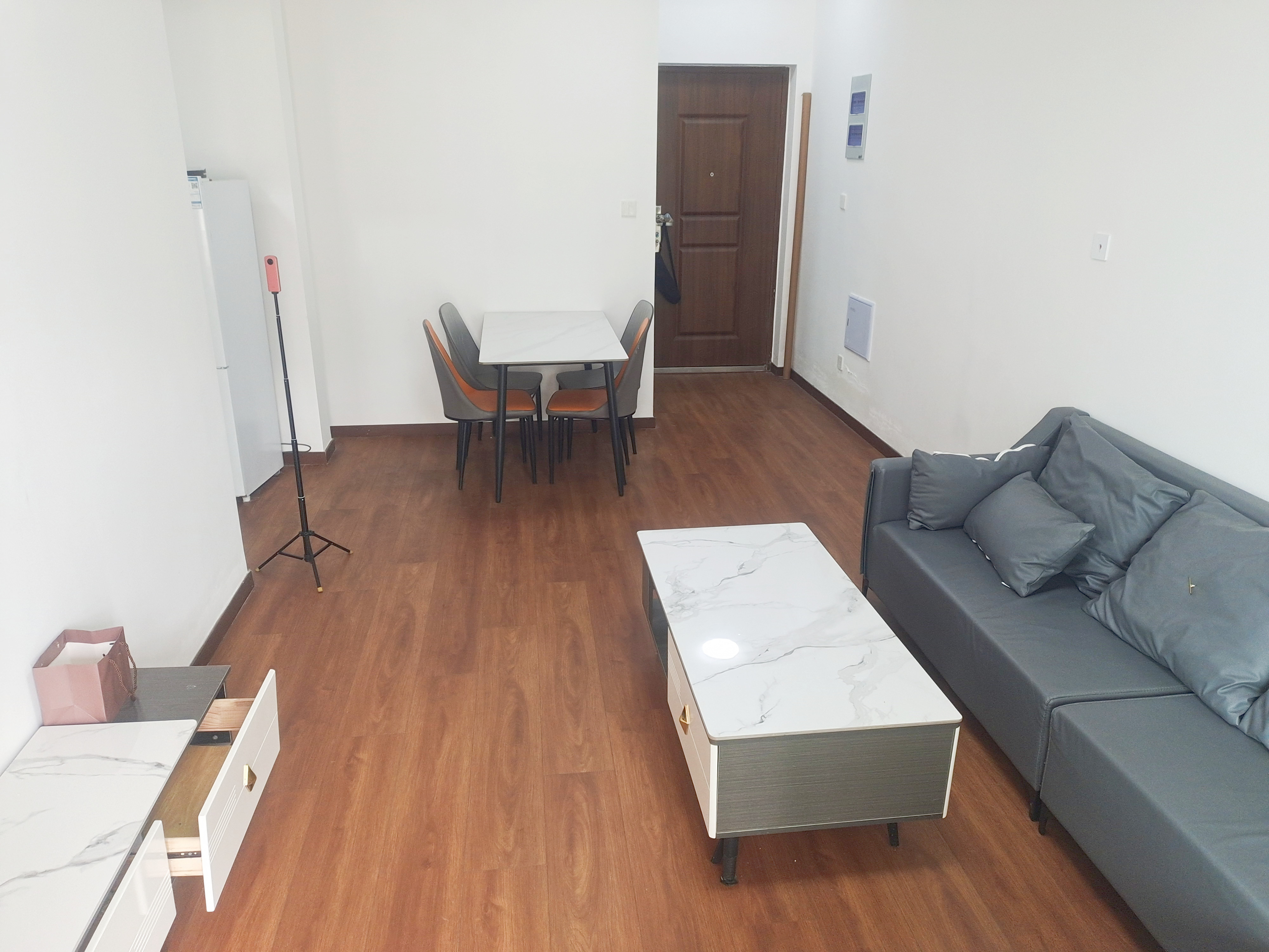 阳光悦城 3室2厅2卫 103.73m²