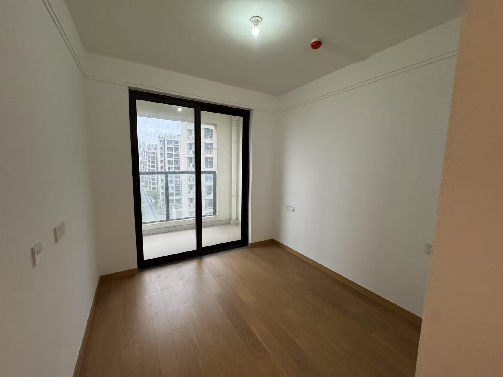 时光漫城 4室2厅2卫 125m&sup2;
