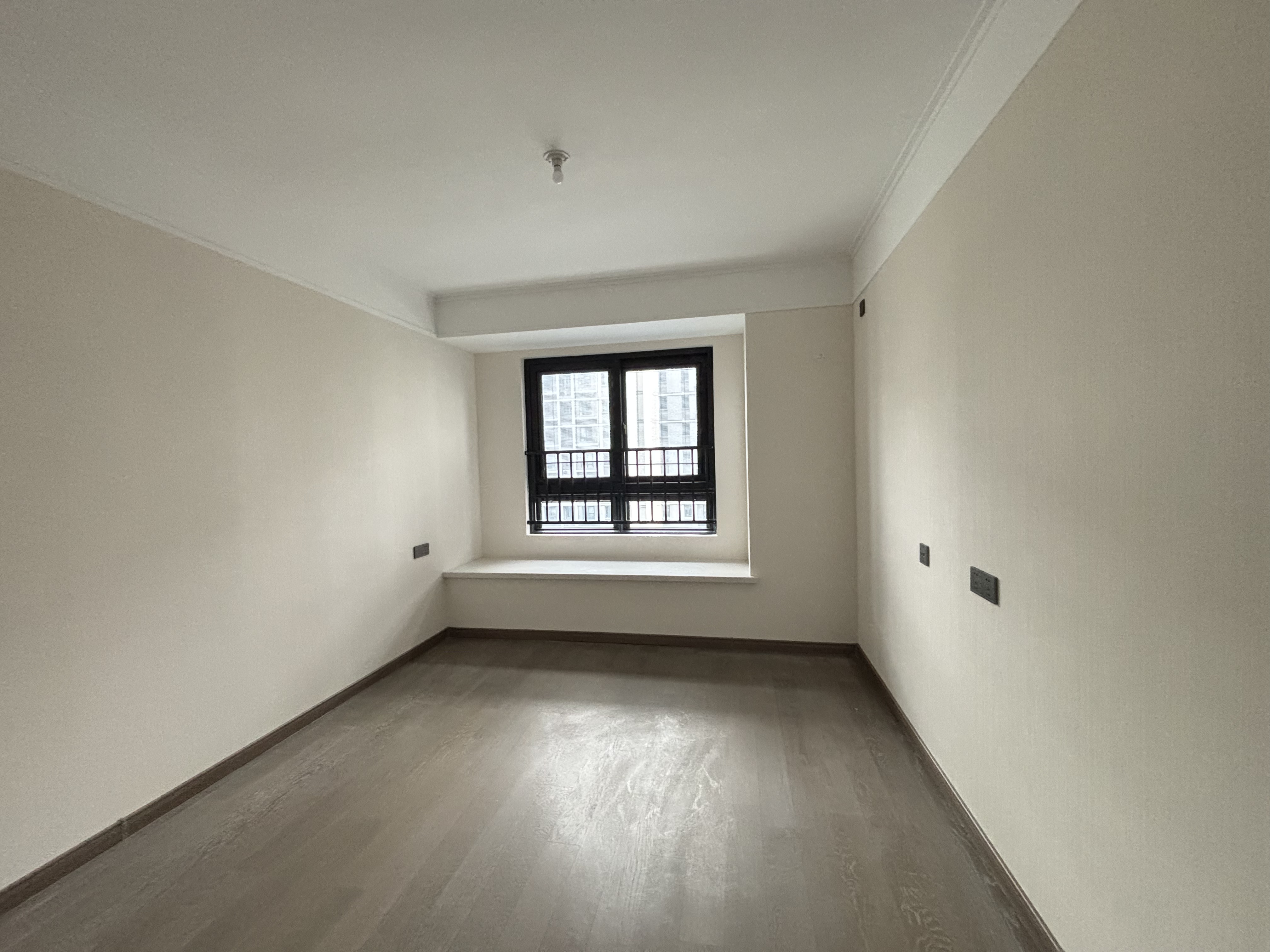 万科未来之光 3室2厅1卫 93m²