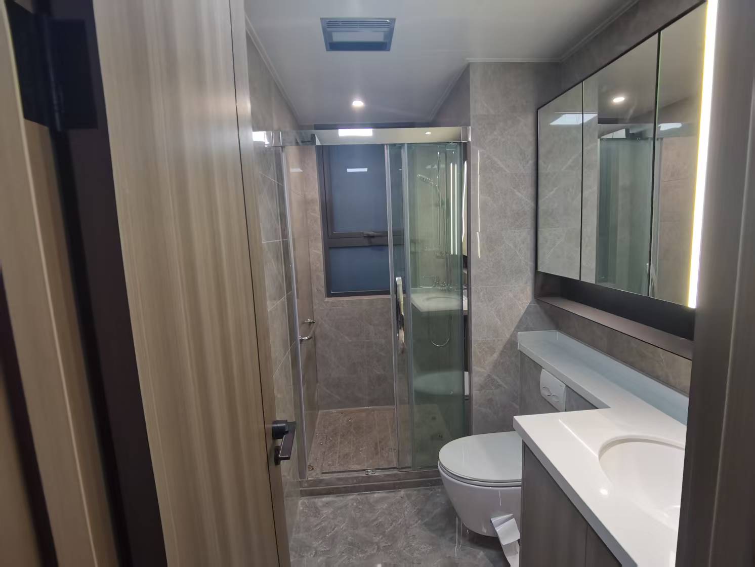 北纬31度 3室2厅2卫 118m²