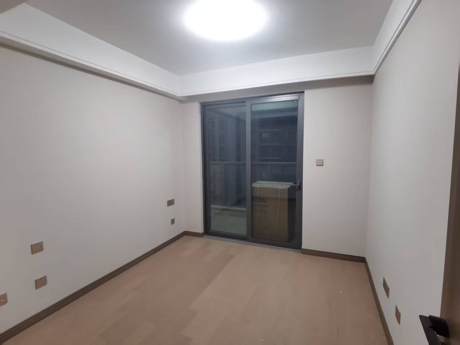 北纬31度 3室2厅2卫 118m²