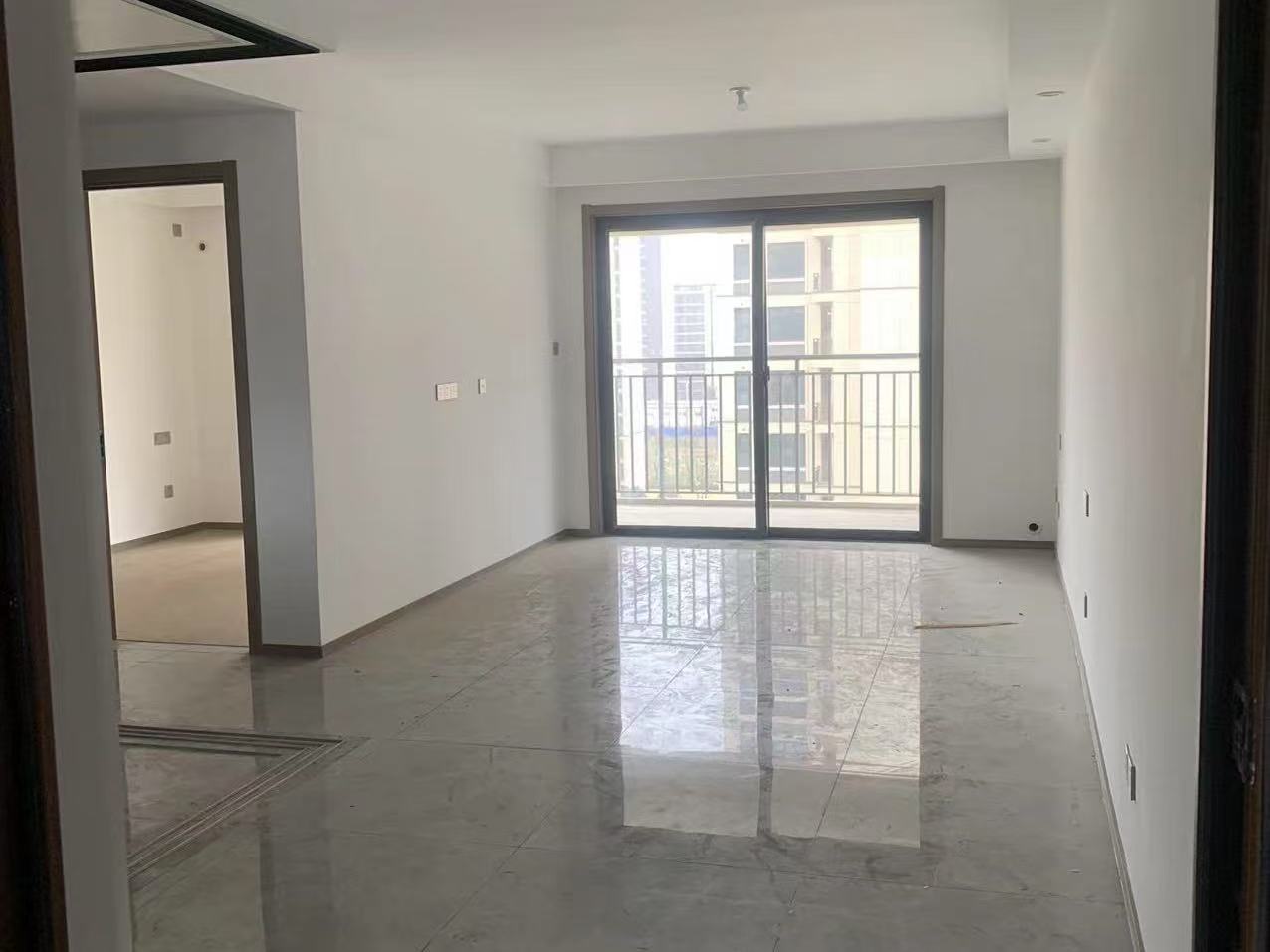 华禧铭苑 3室2厅1卫 98m²