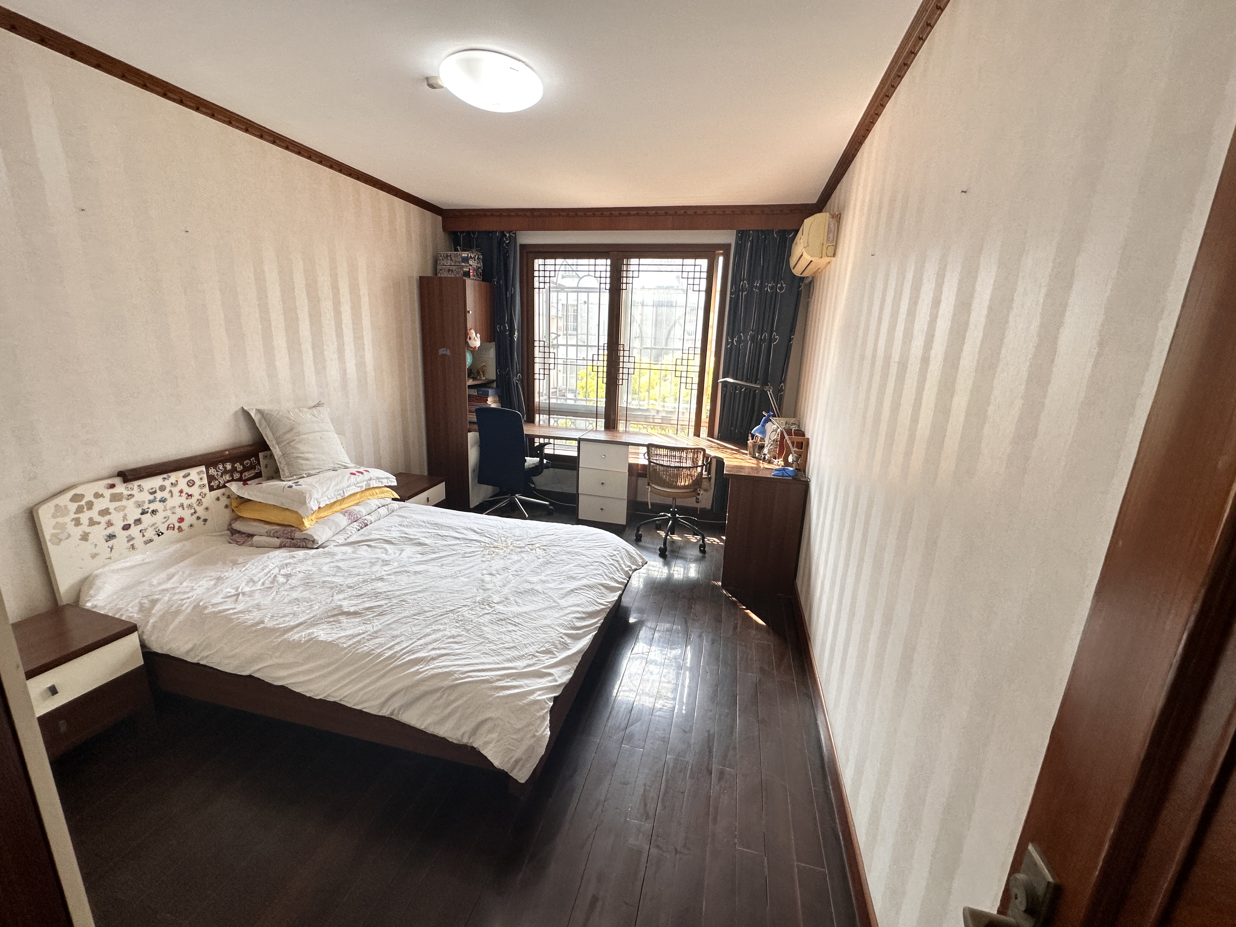 新海通花园 3室2厅2卫 150m²