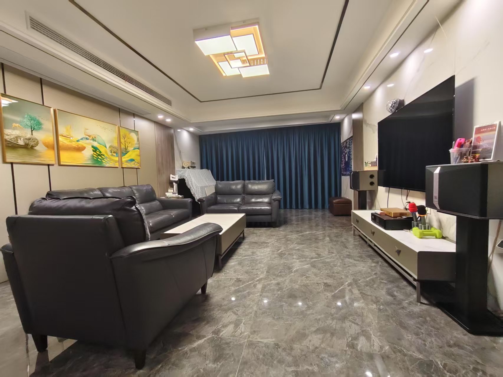 都市华城 4室2厅3卫 206.32m²