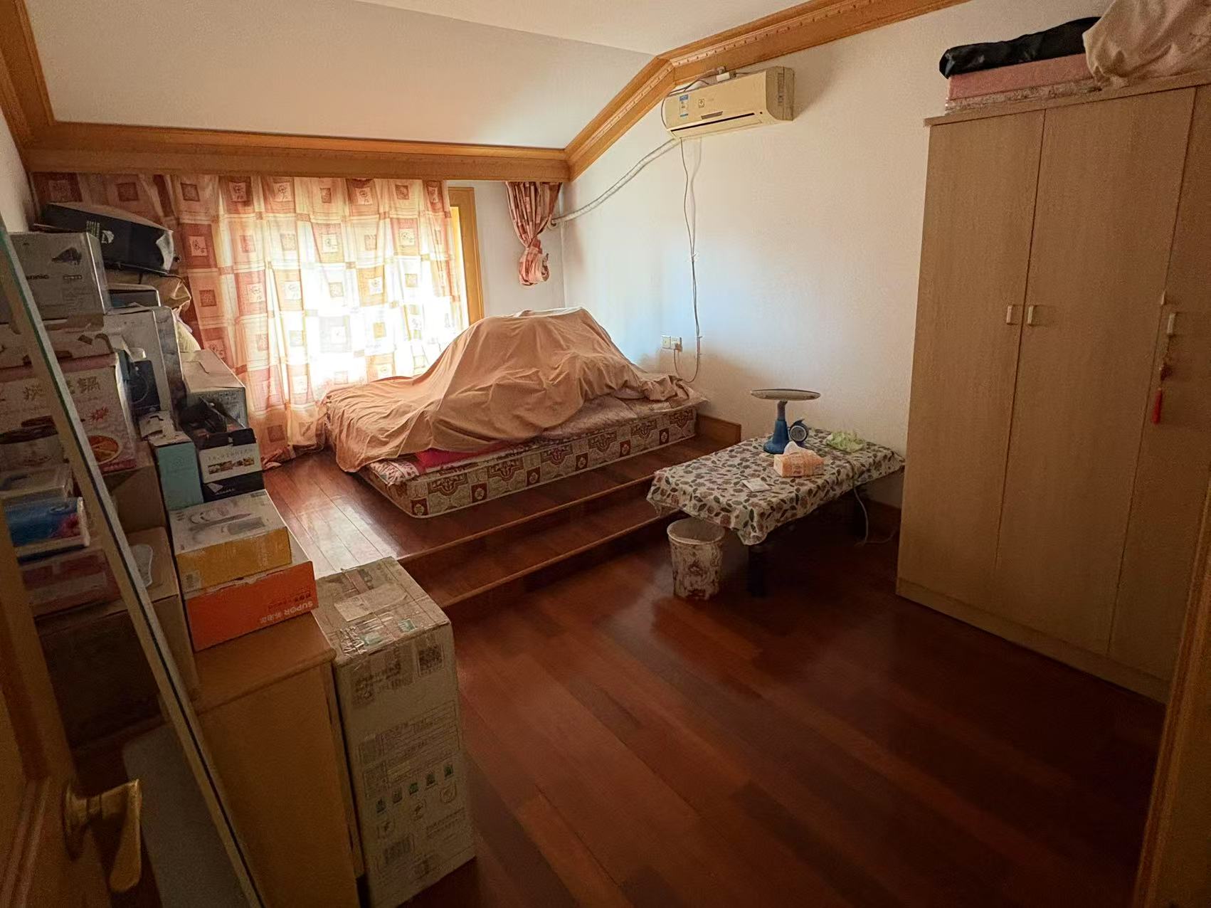 宏丰苑 4室2厅2卫 130m&sup2;