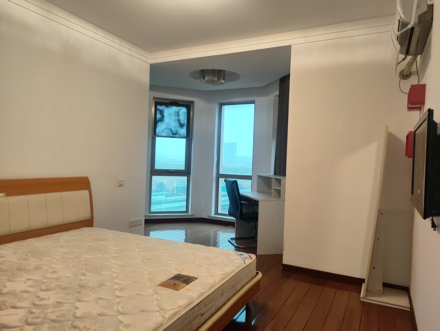 中南世纪花城一期 3室2厅2卫 138m&sup2;