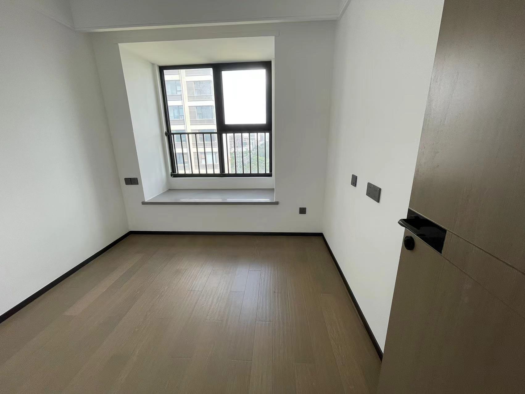 滨江道静园 3室2厅2卫 117.61m&sup2;