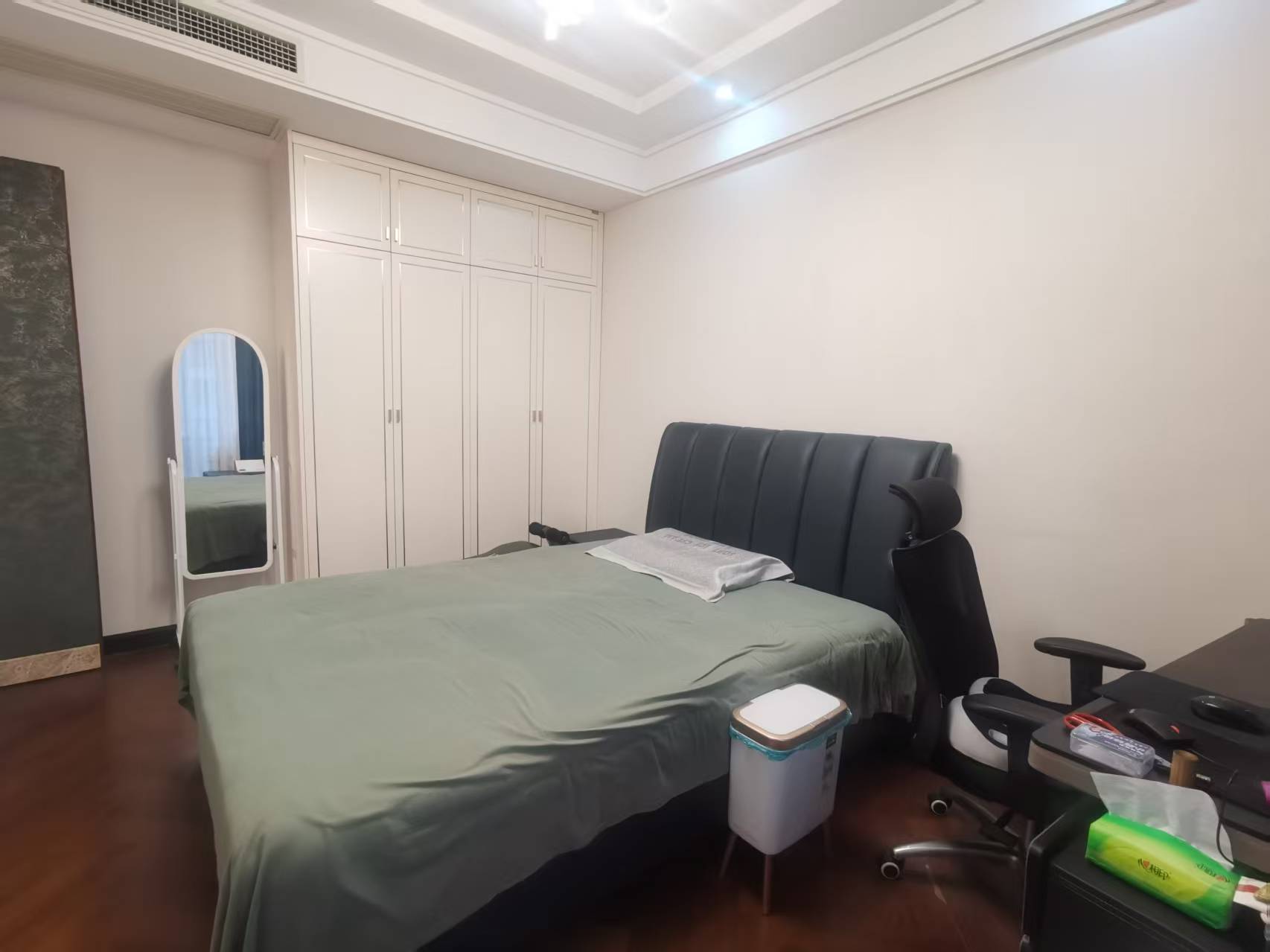 圆融广场公馆 3室2厅2卫 143m&sup2;