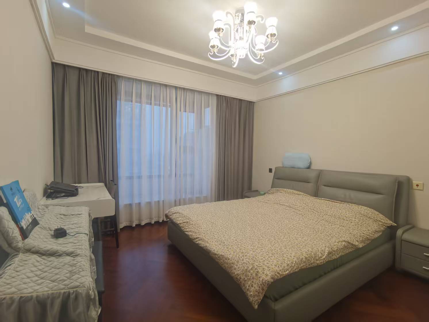 圆融广场公馆 3室2厅2卫 143m&sup2;
