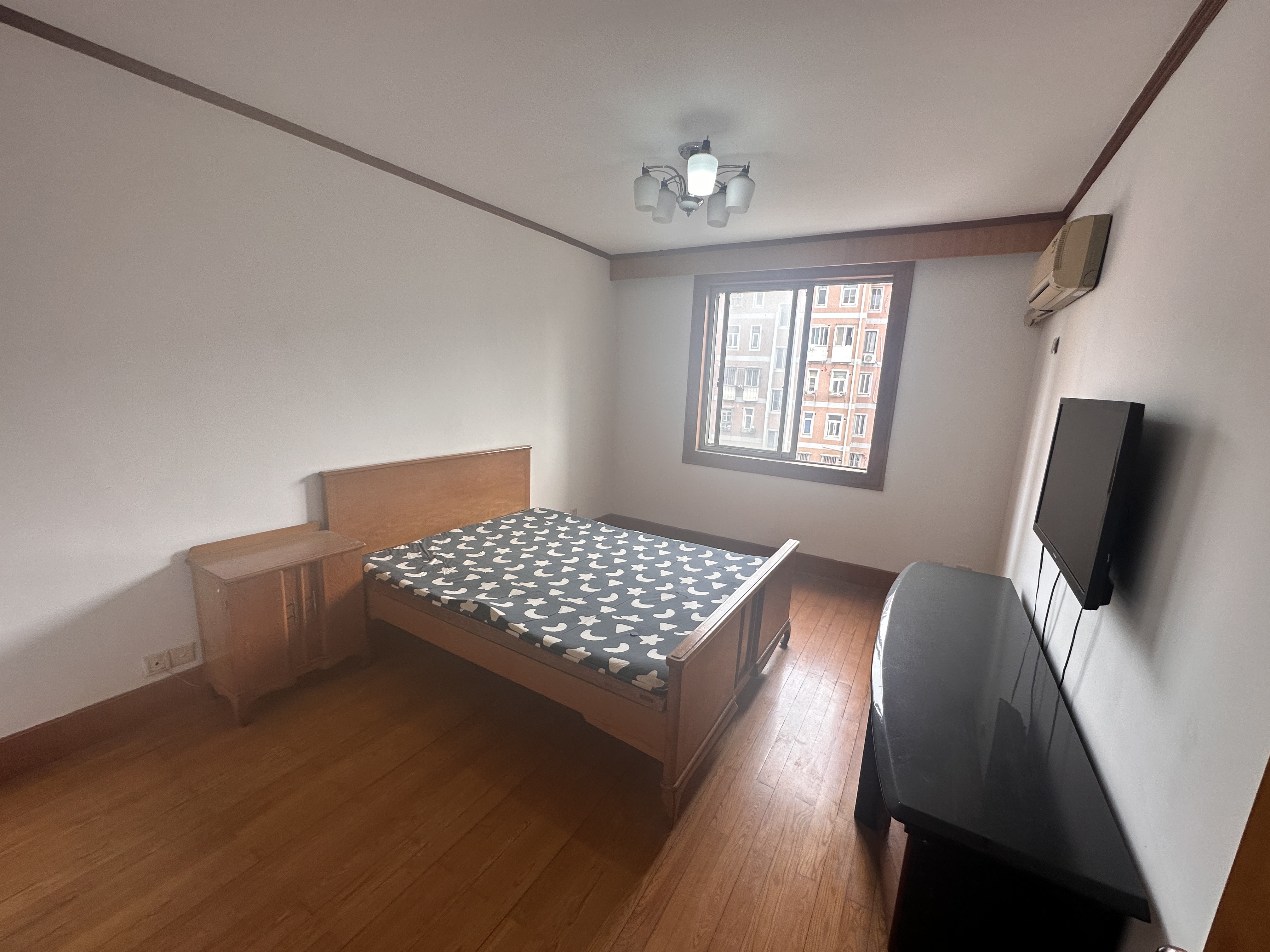 文峰花苑 4室1厅1卫 119.23m&sup2;