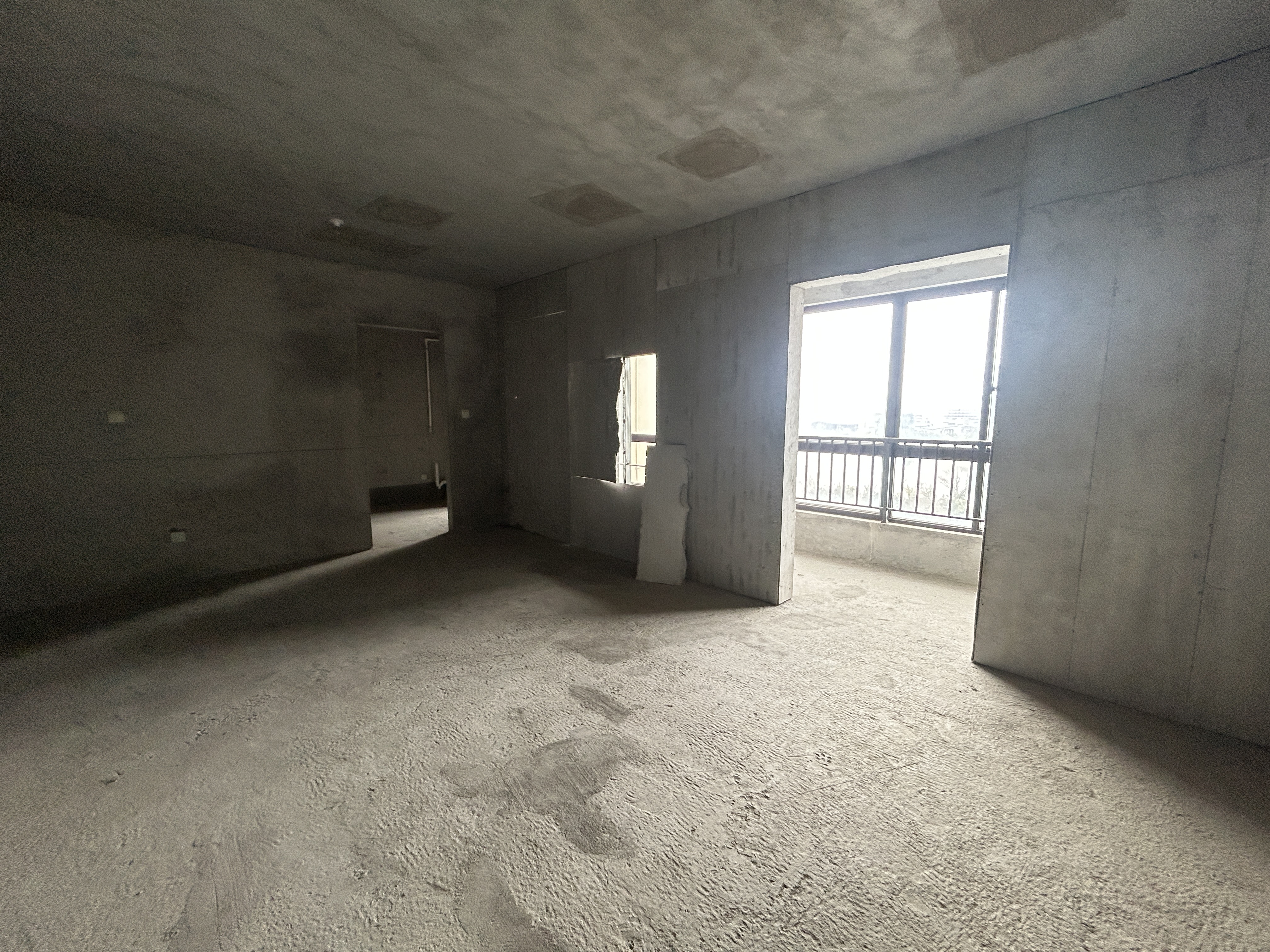 新瑞文化翡翠园 3室2厅2卫 144m²