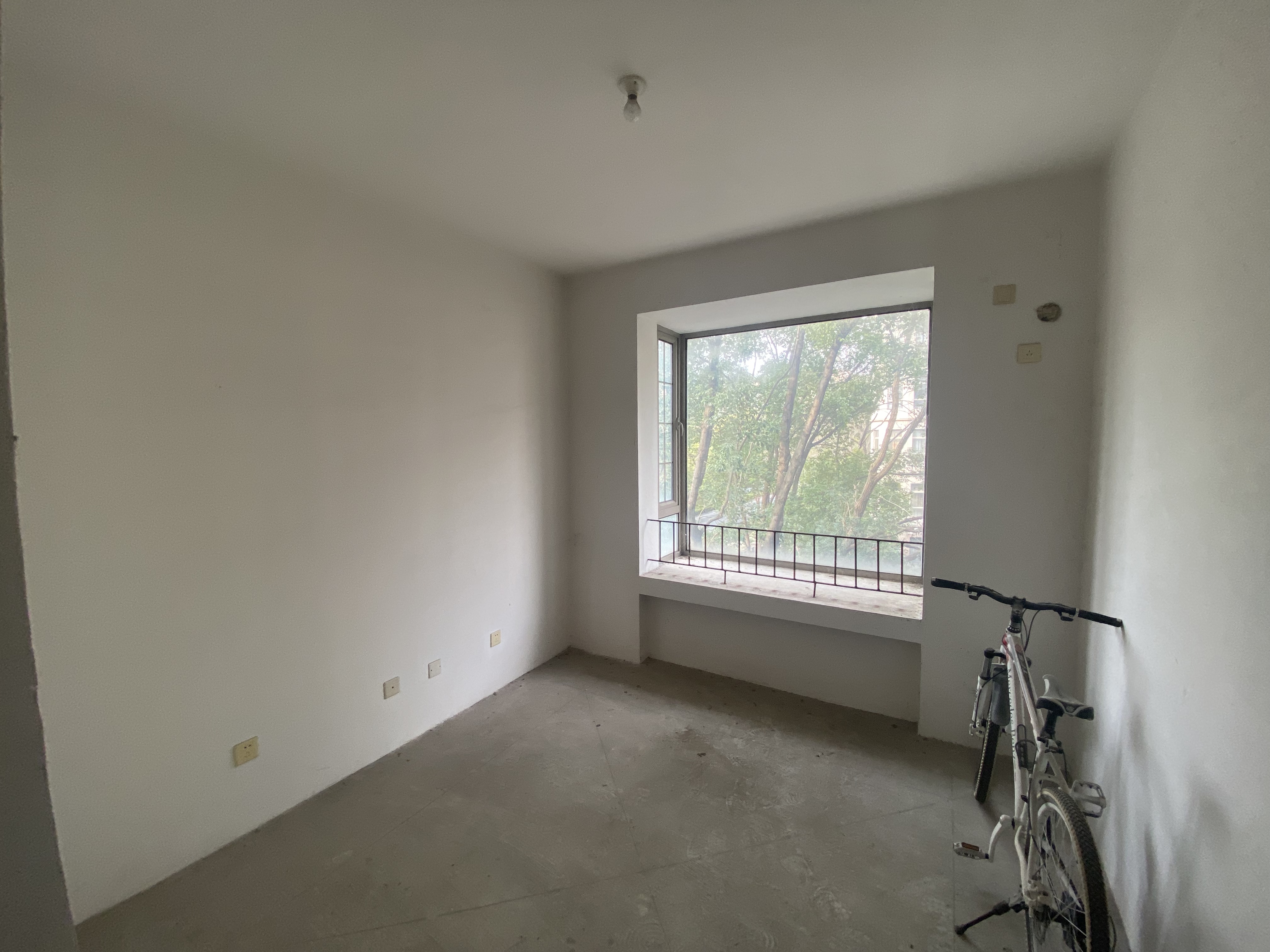优山美地花园南区 3室2厅2卫 143m²
