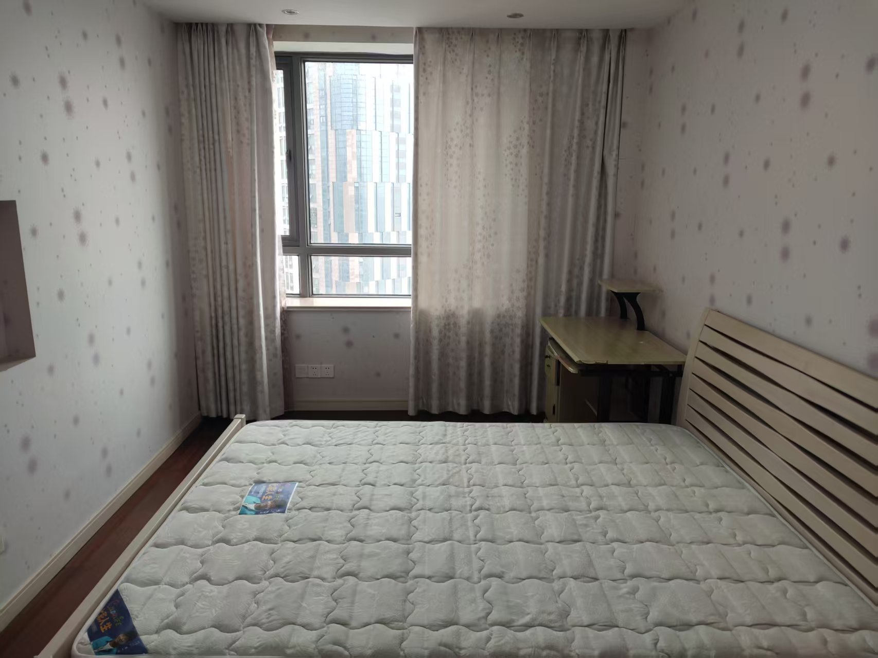 景华城 2室1厅1卫 103m&sup2;