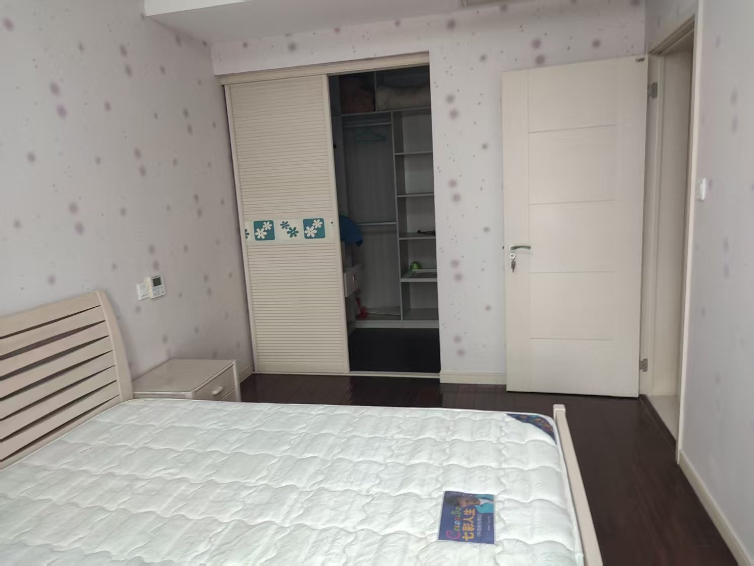 景华城 2室1厅1卫 103m&sup2;