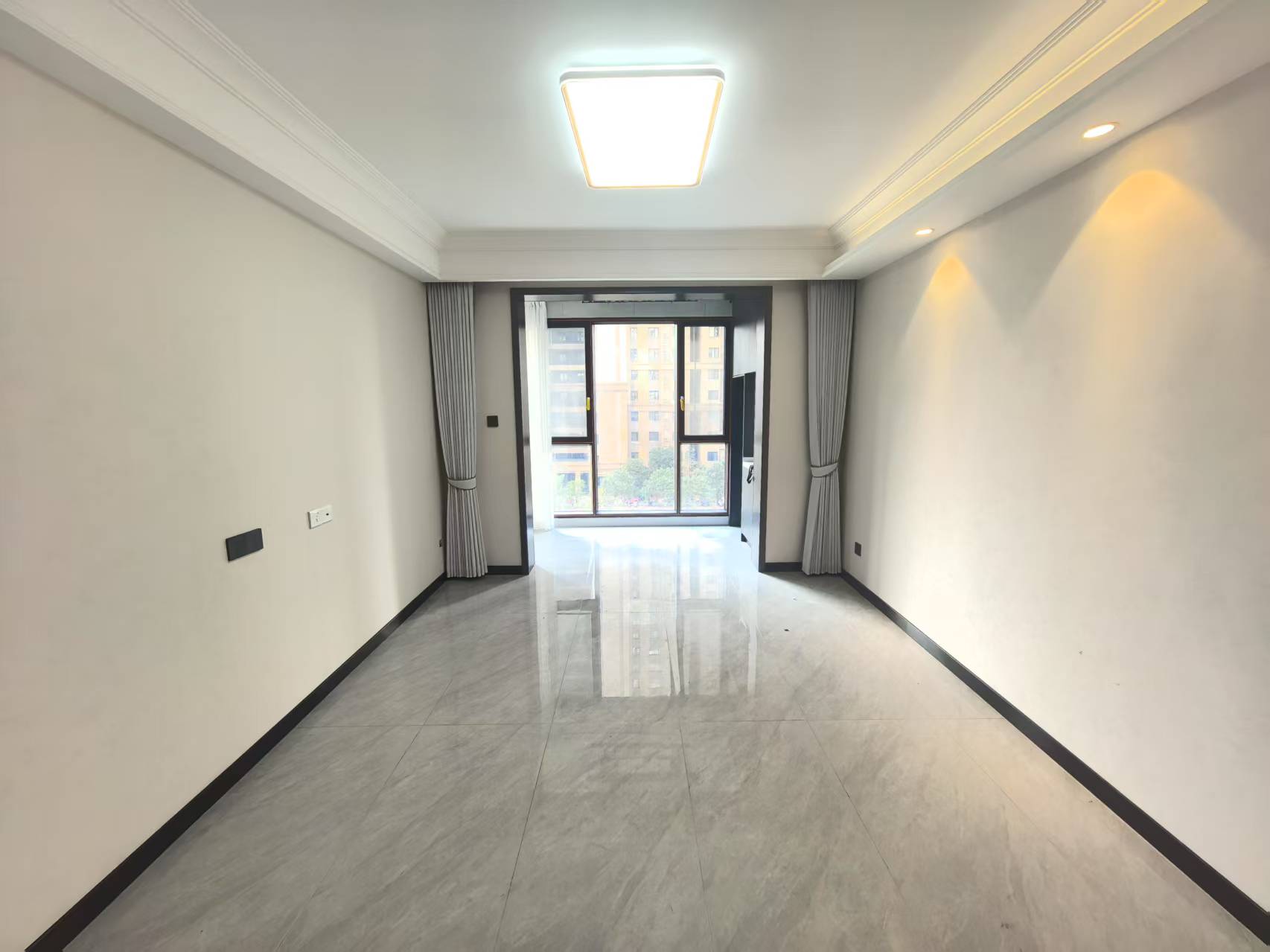 中海碧林湾 3室2厅1卫 96.88m²