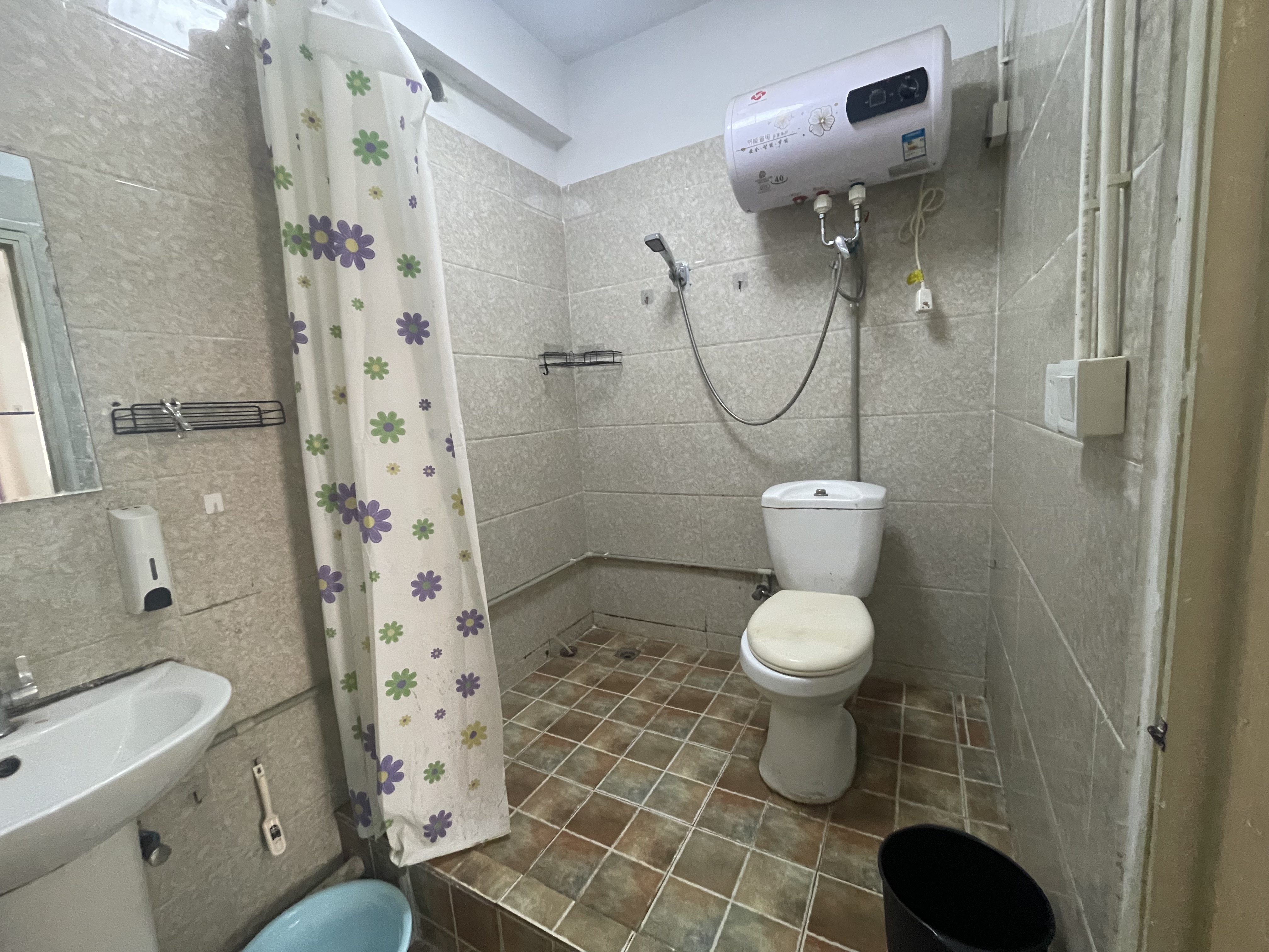 永怡东苑 1室1厅1卫 56m²