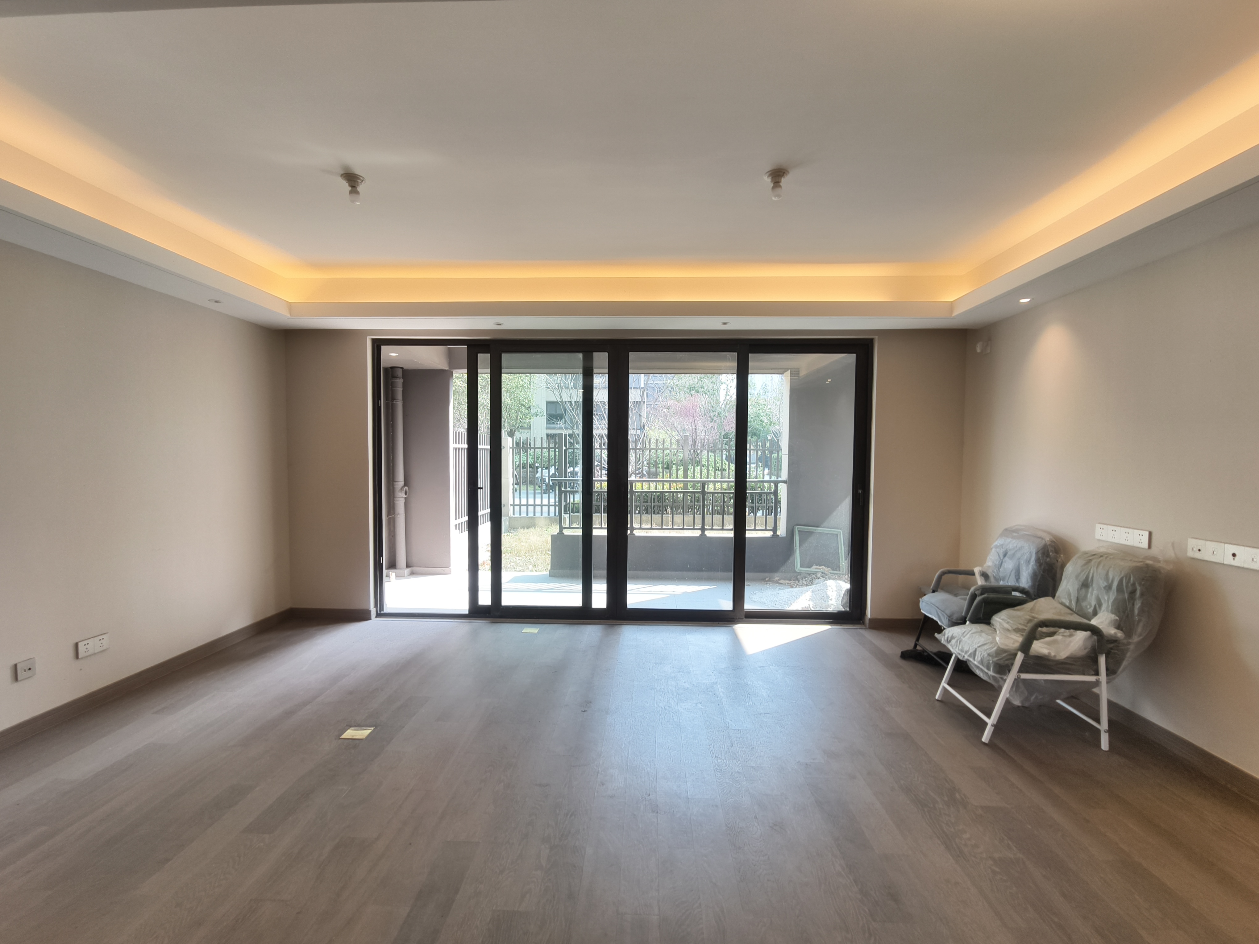 静海府 3室2厅2卫 128m&sup2;