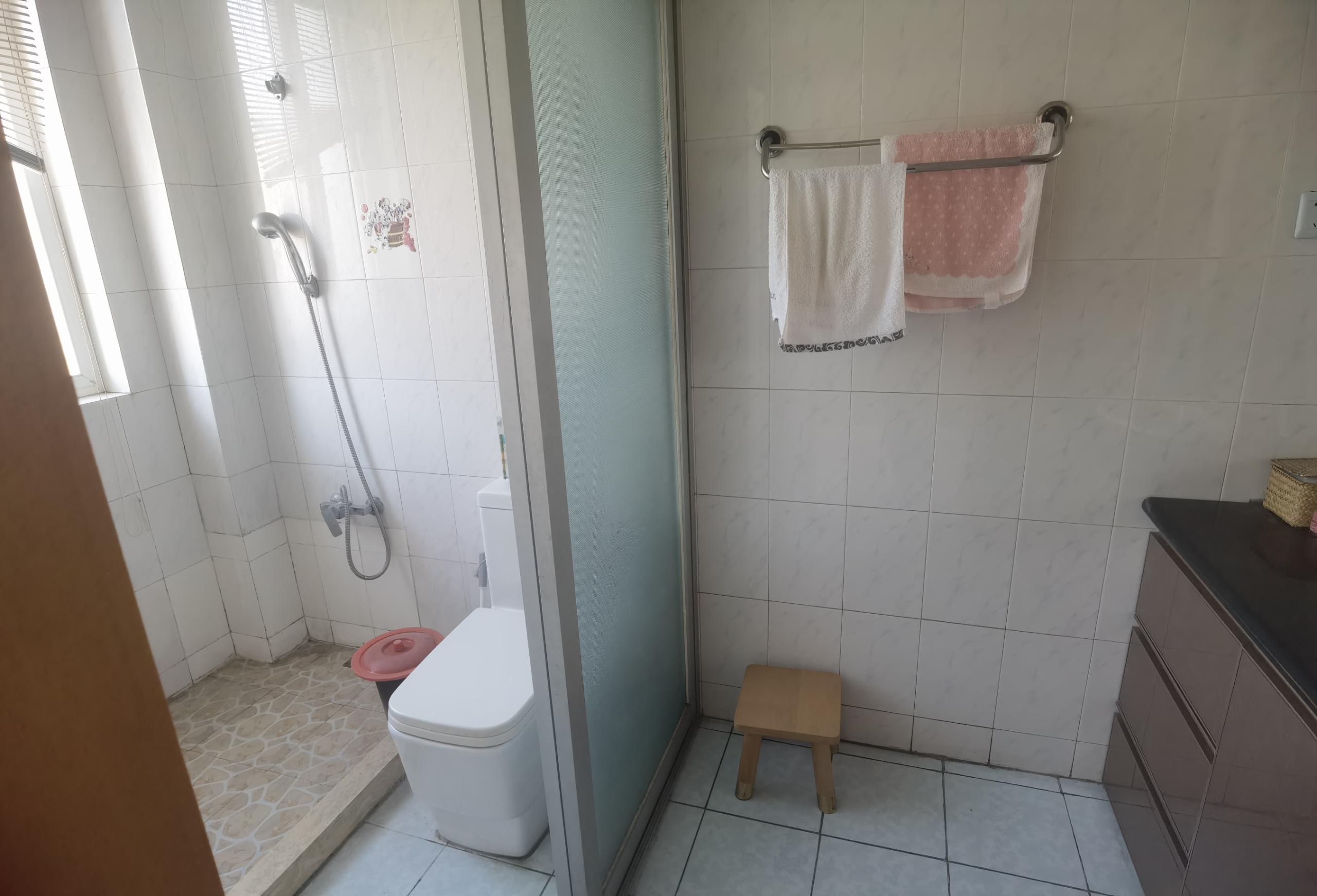 八角亭小区 3室2厅1卫 111.29m&sup2;