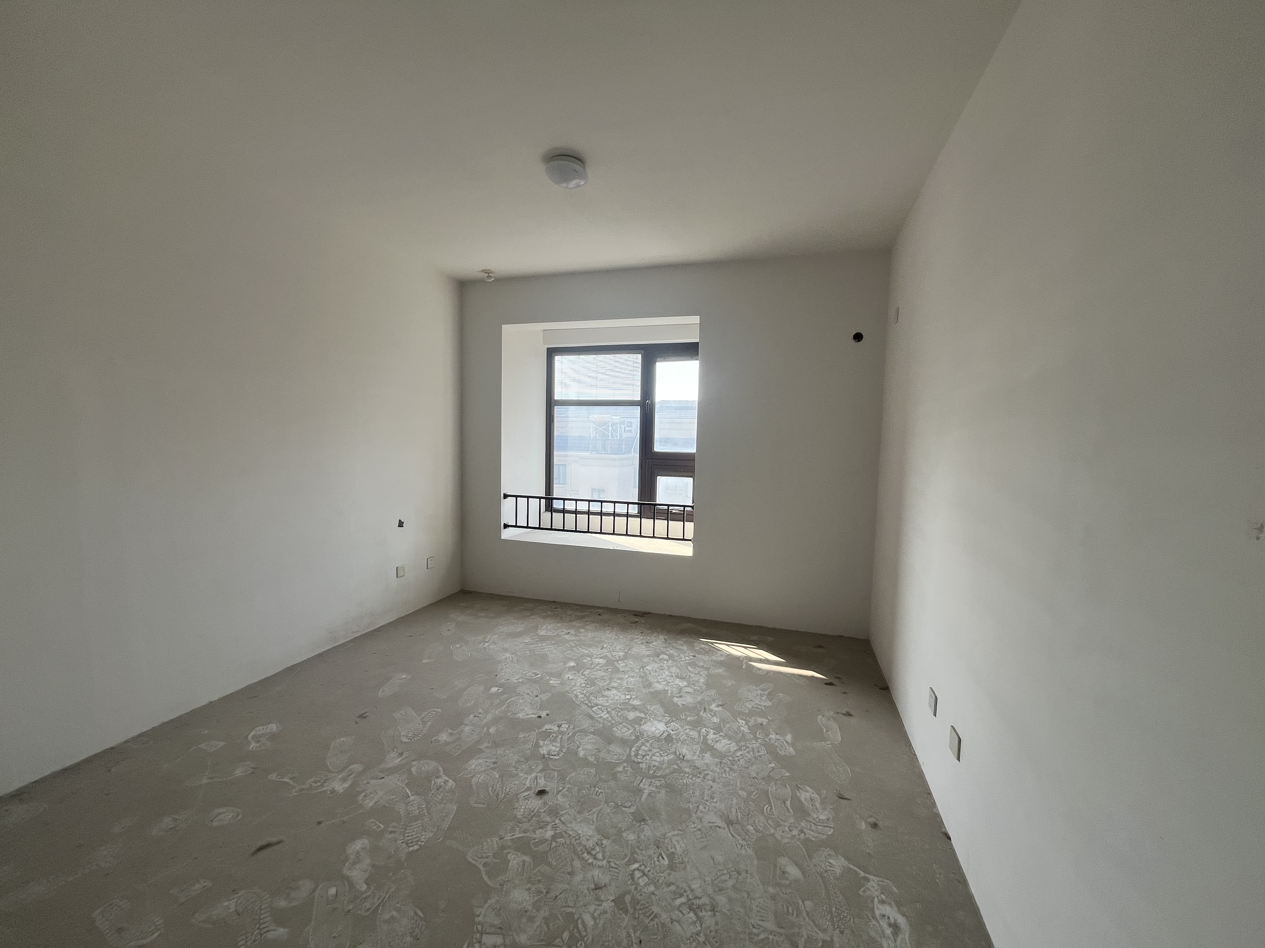 中南君悦府 4室2厅2卫 129m&sup2;
