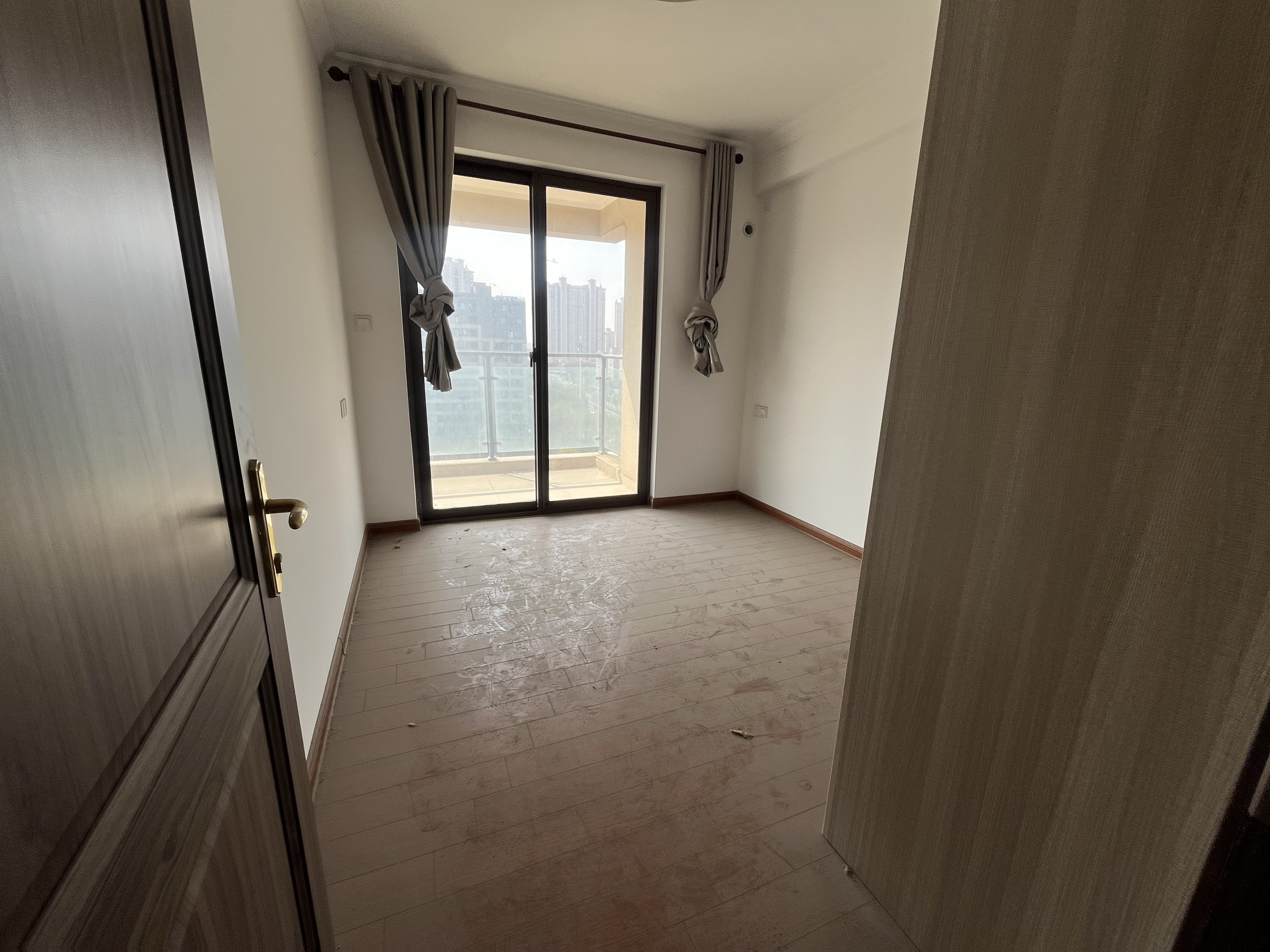 南通碧桂园翡翠华府 4室2厅2卫 143.00m&sup2;