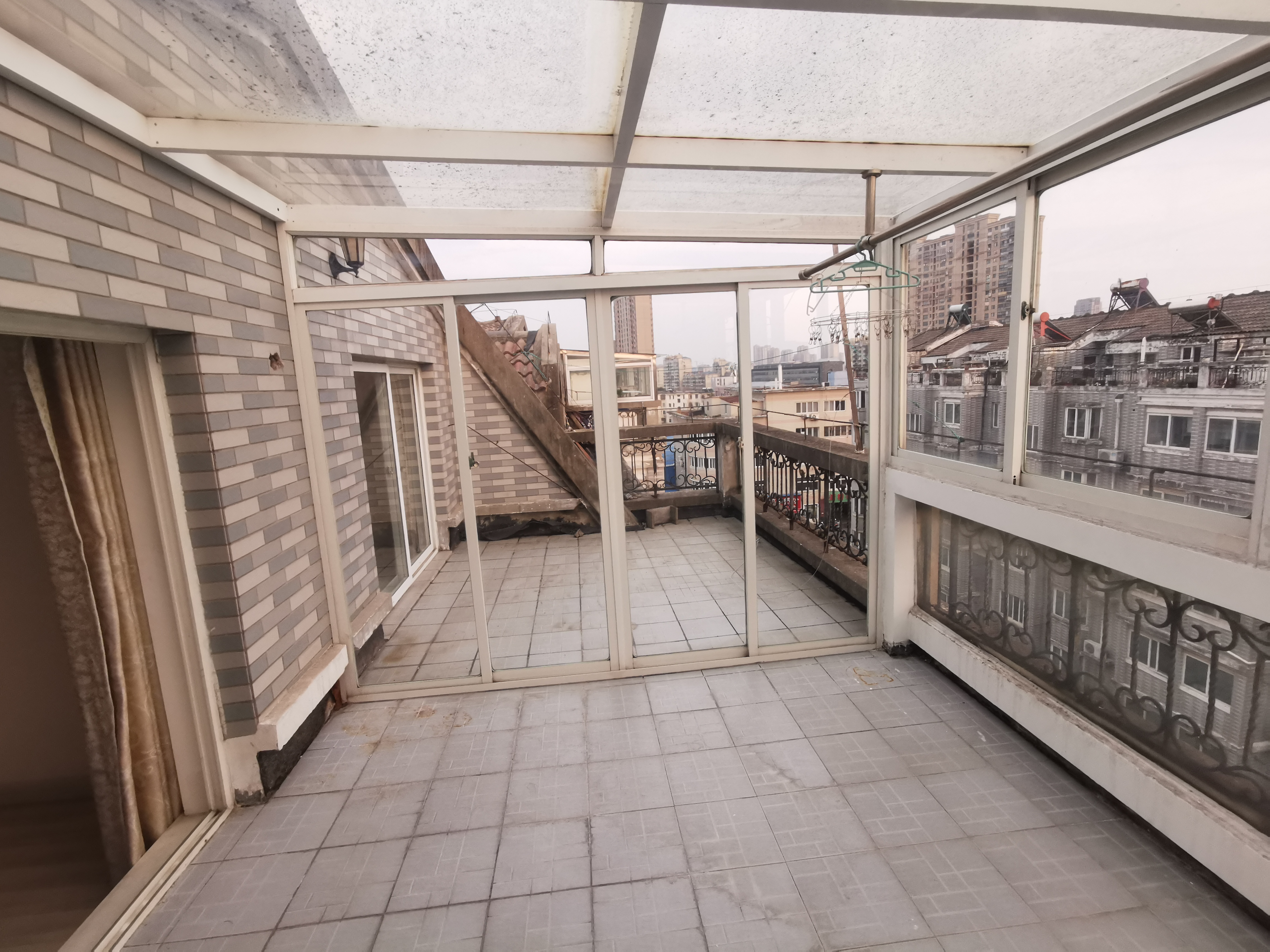 小石桥花苑 5室3厅2卫 183.84m&sup2;