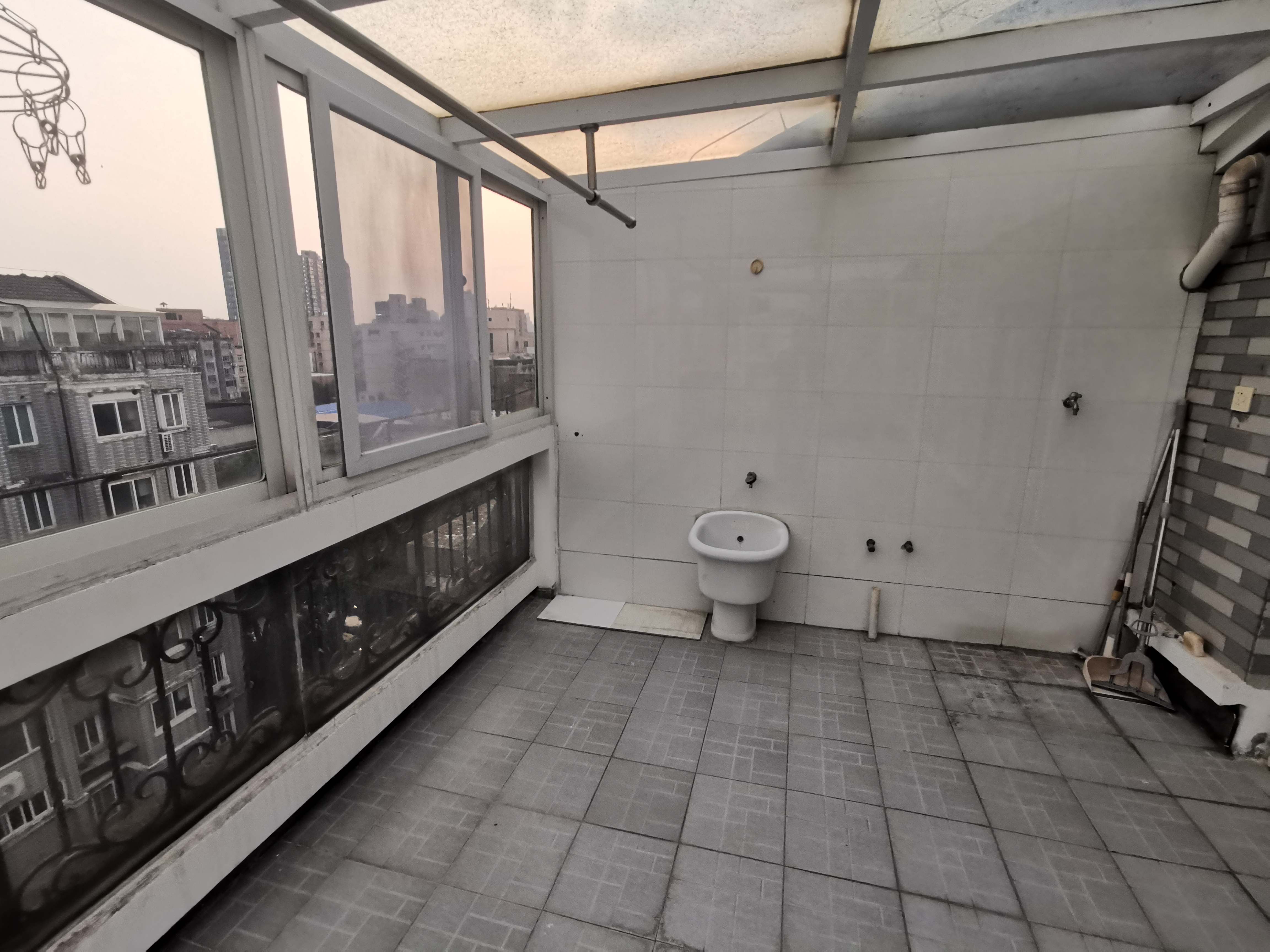 小石桥花苑 5室3厅2卫 183.84m&sup2;