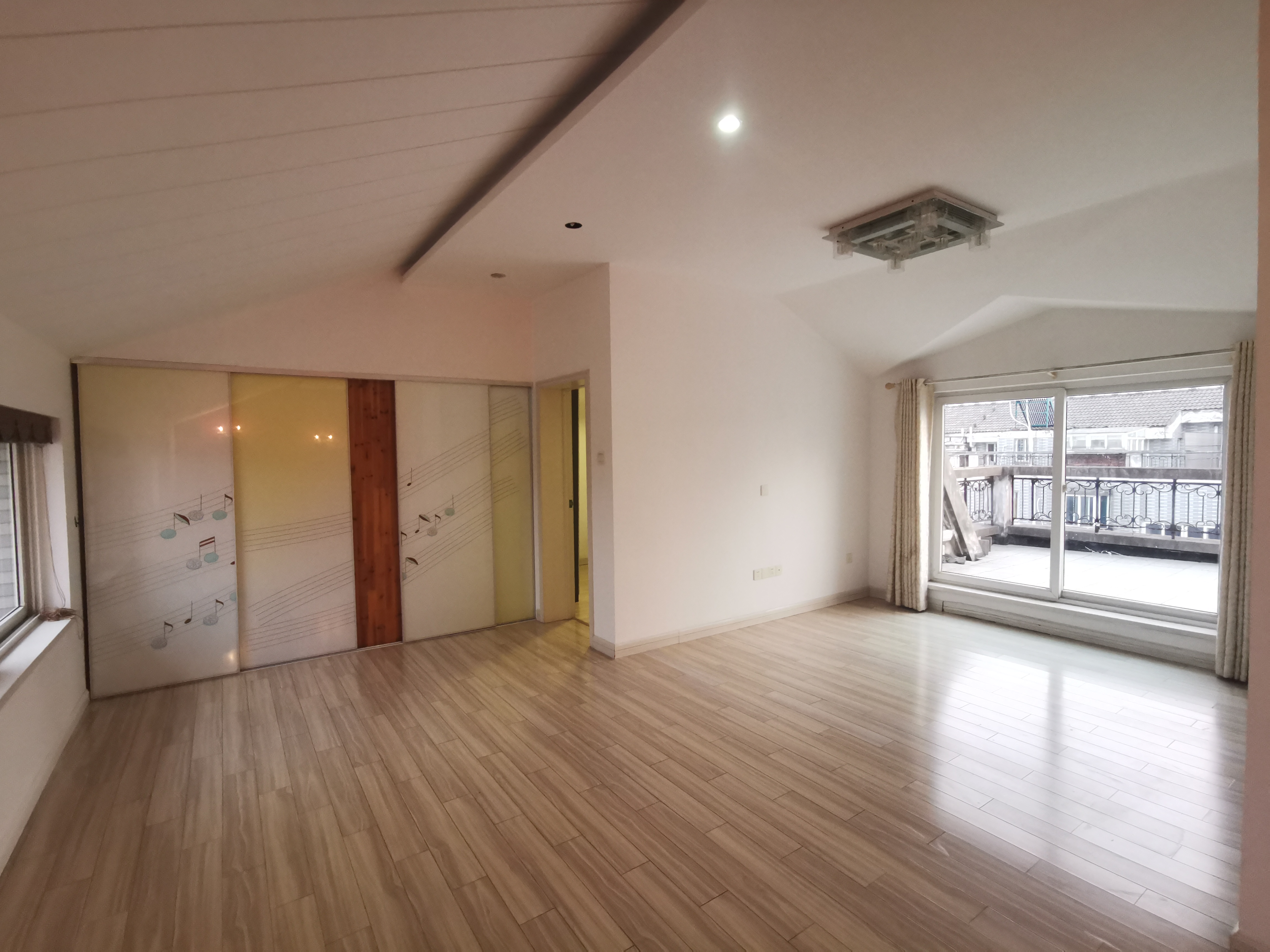 小石桥花苑 5室3厅2卫 183.84m&sup2;
