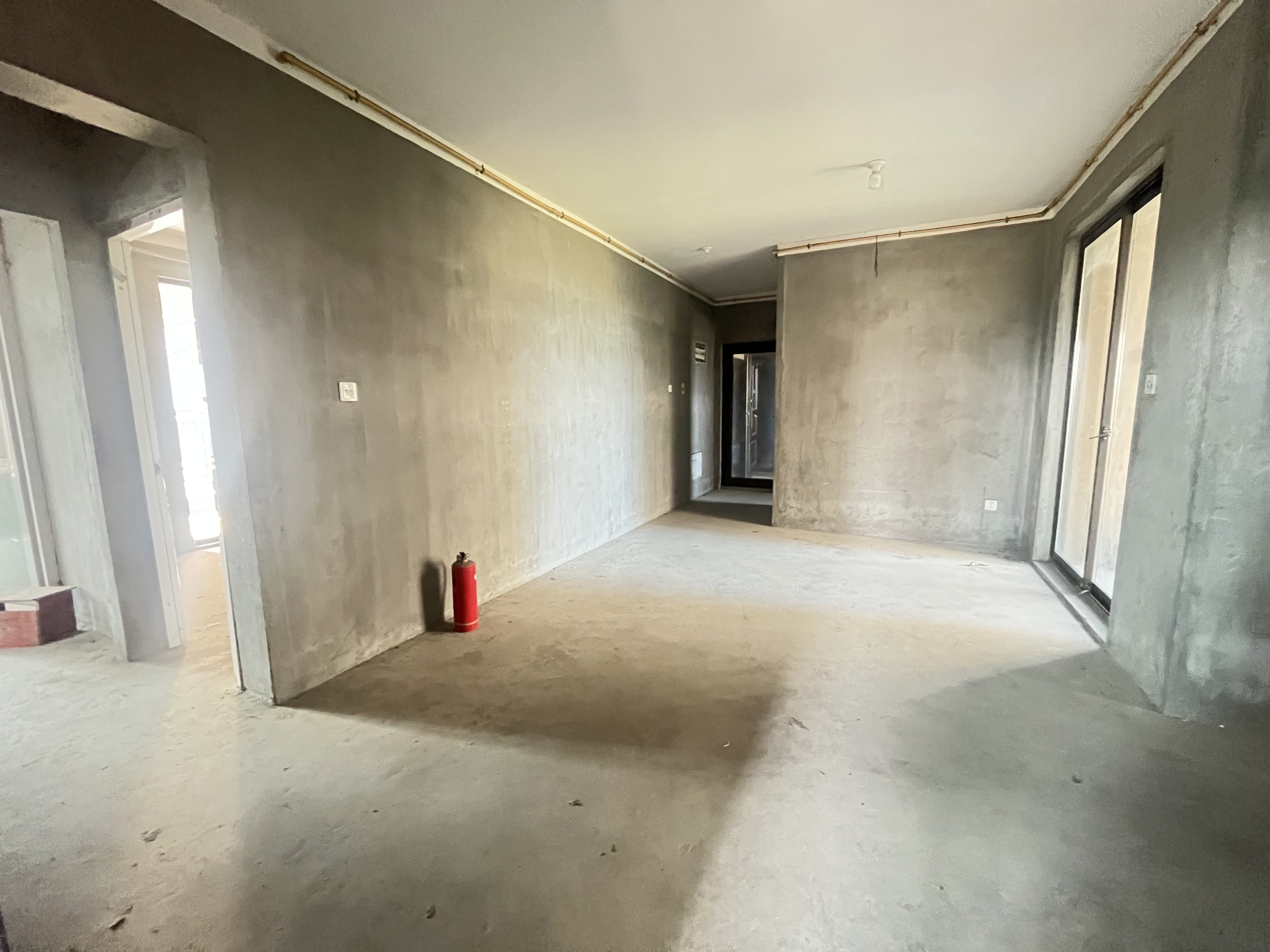 华强城 3室2厅2卫 125m²