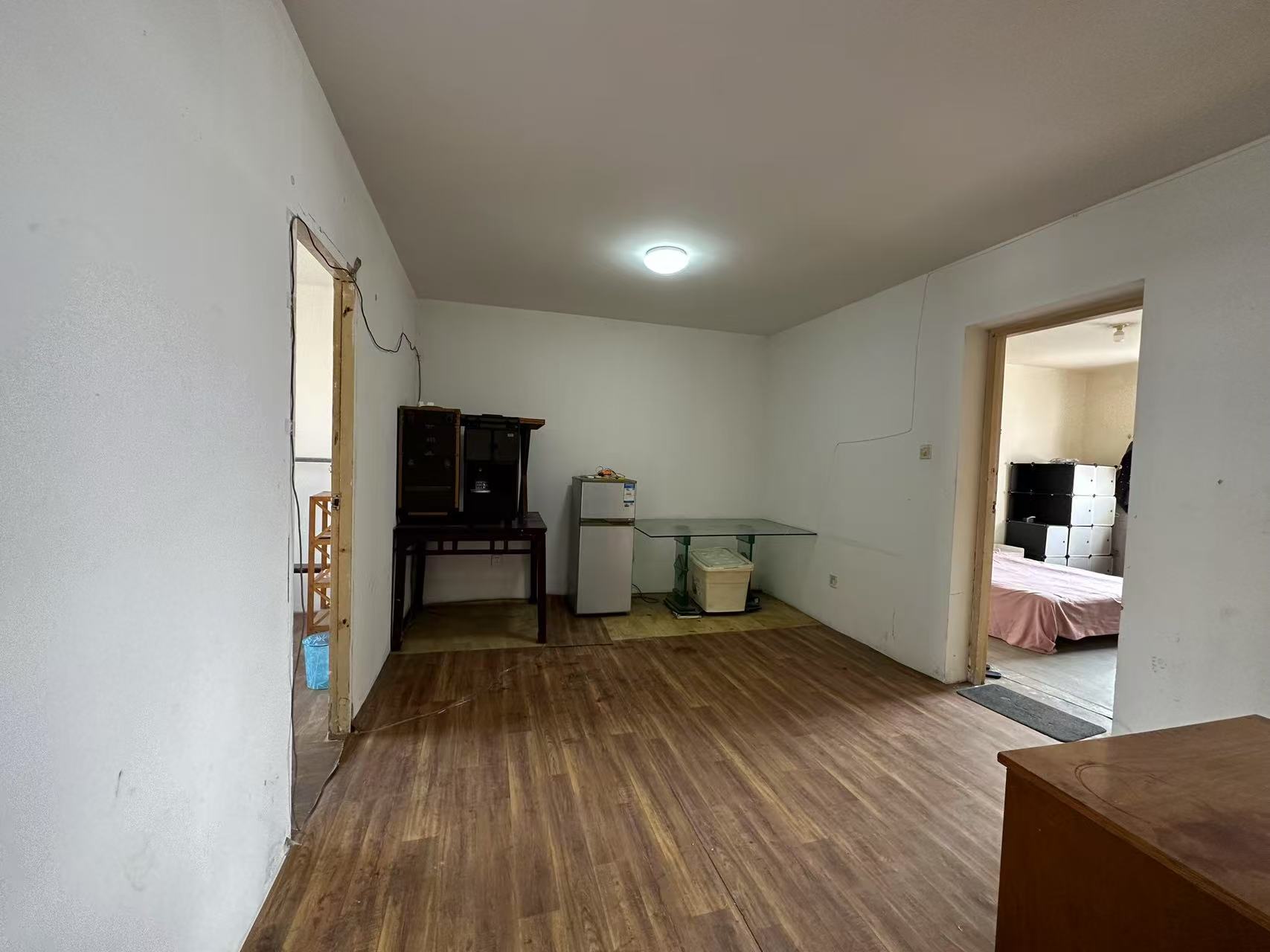 虹桥新苑 4室1厅1卫 102.00m²