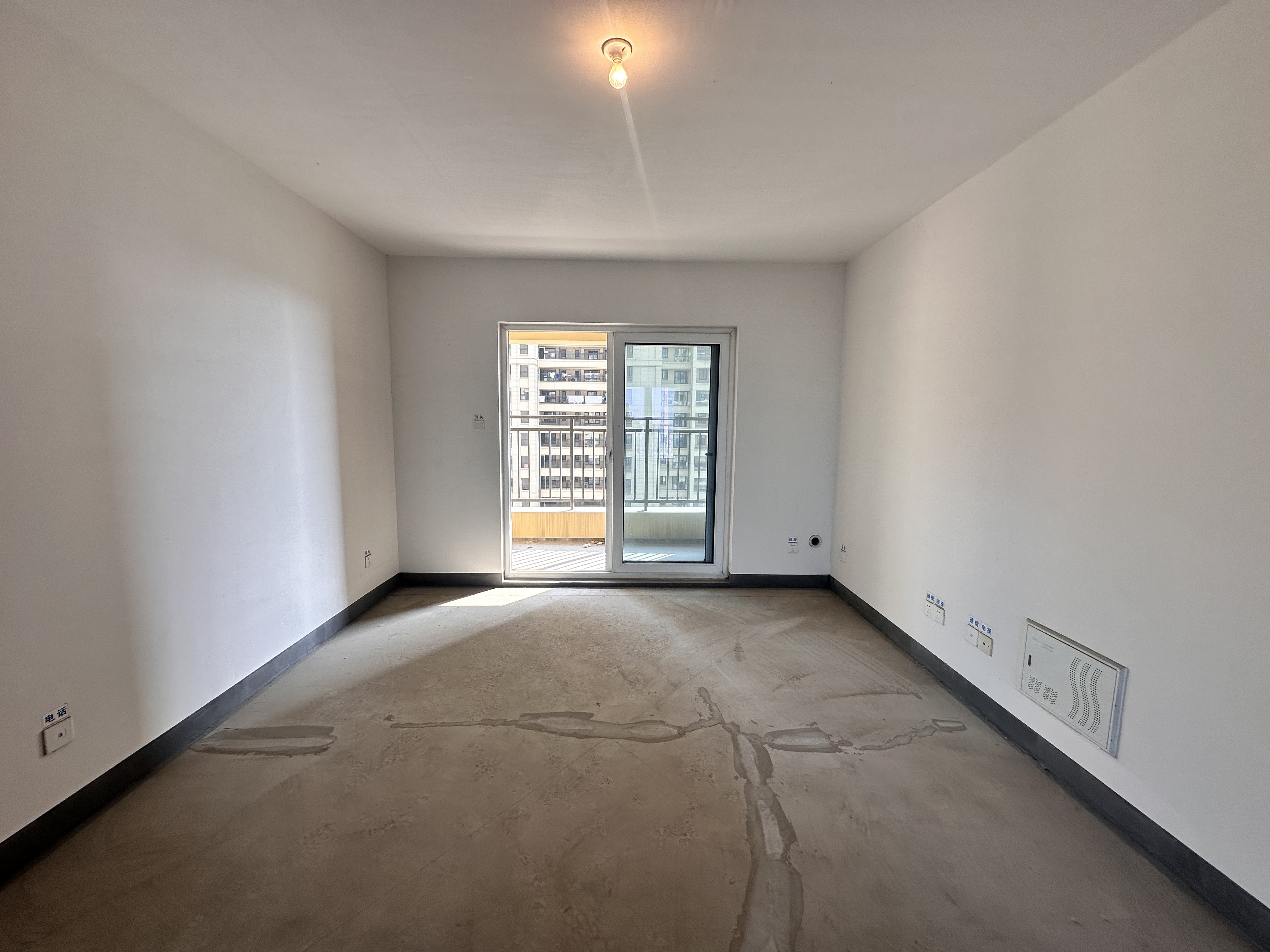 世茂新界 3室2厅2卫 121.08m²