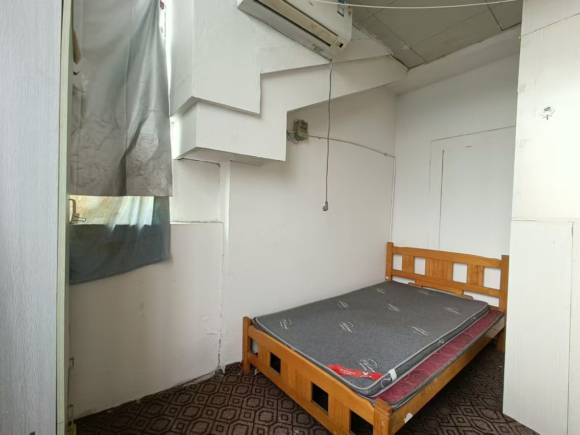 永和佳苑东区 5室2厅2卫 130m&sup2;
