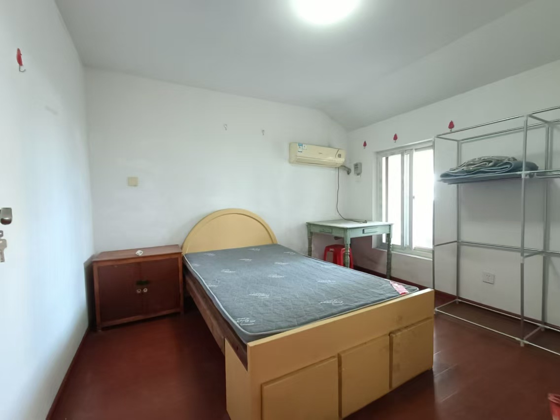 永和佳苑东区 5室2厅2卫 130m²
