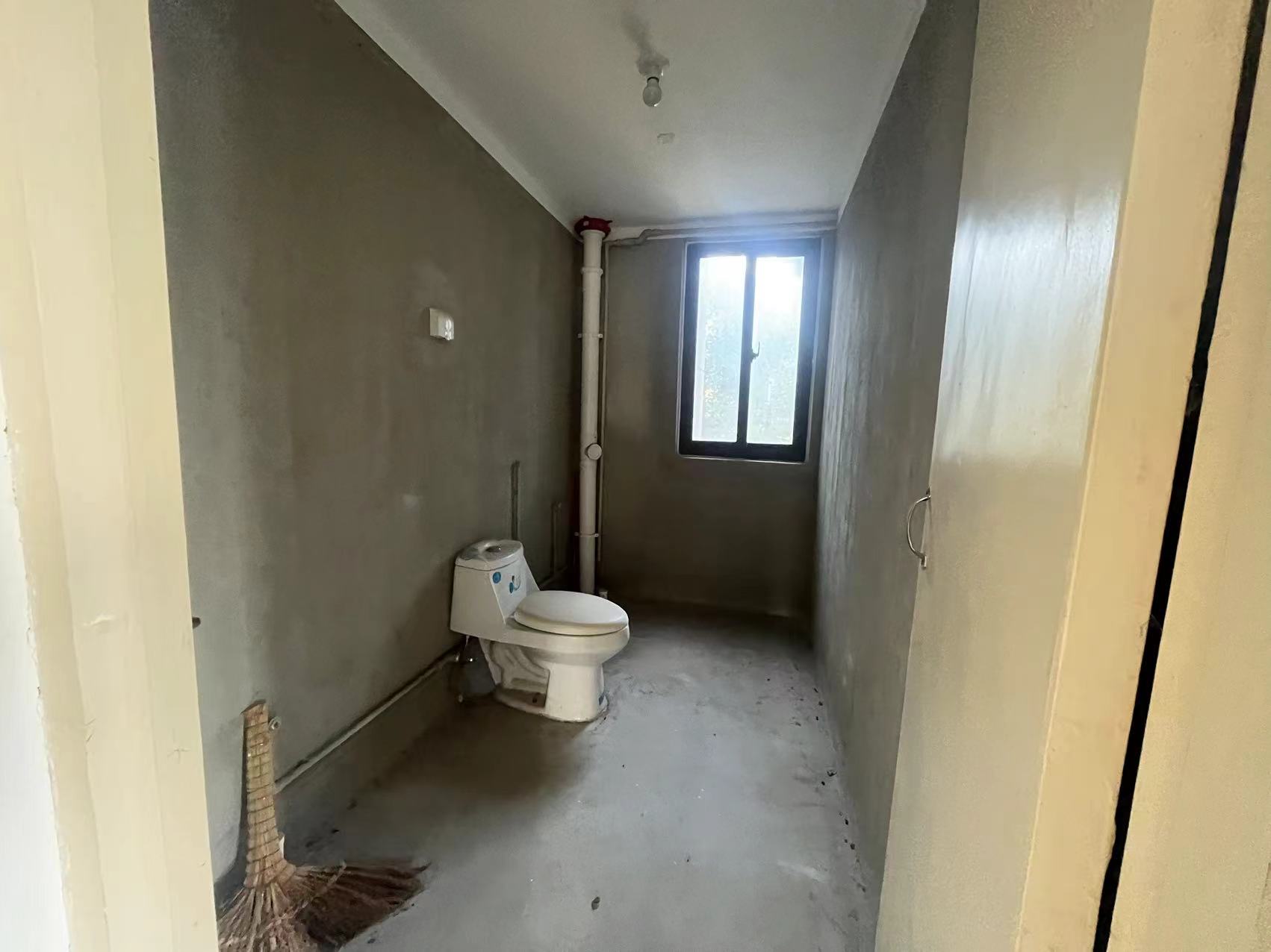 新城新苑 2室1厅1卫 80m&sup2;