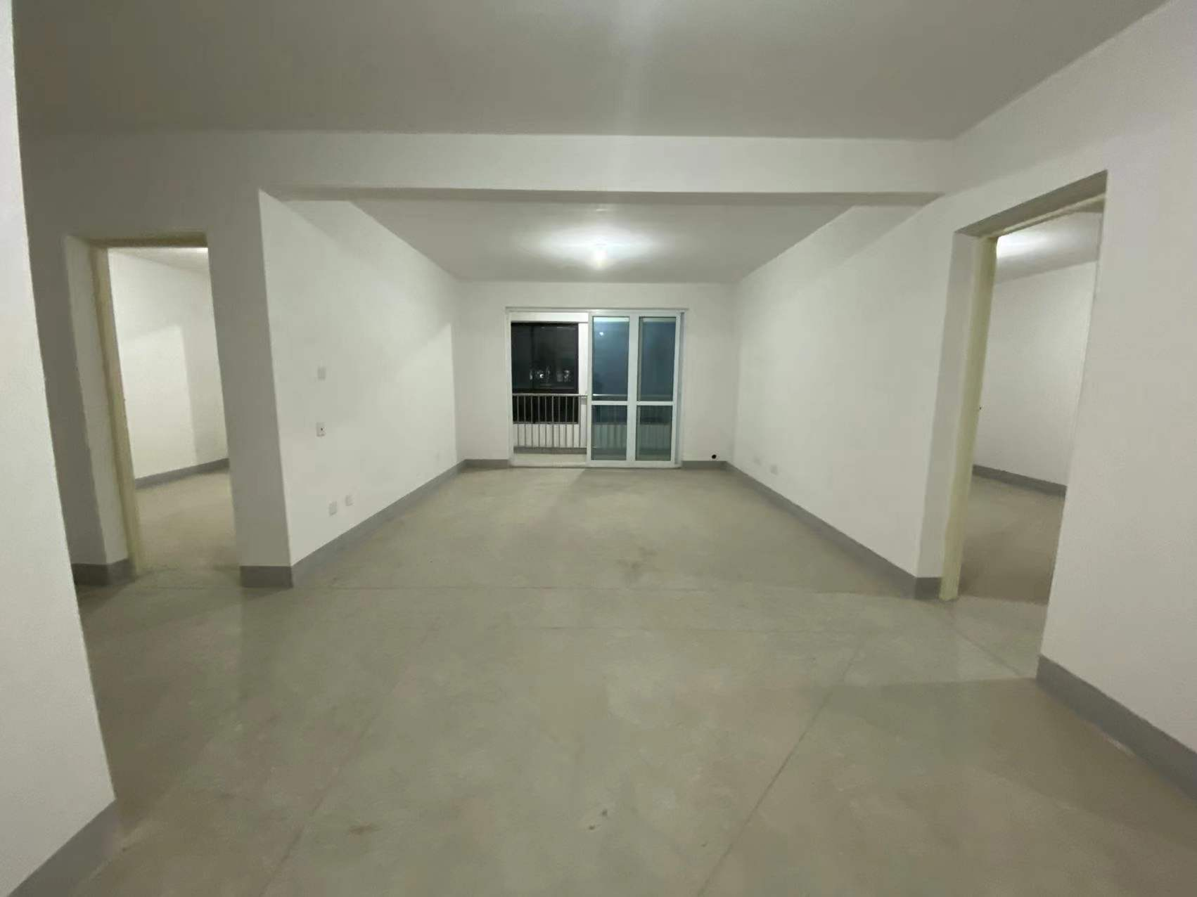 光明嘉苑 3室2厅2卫 135m²