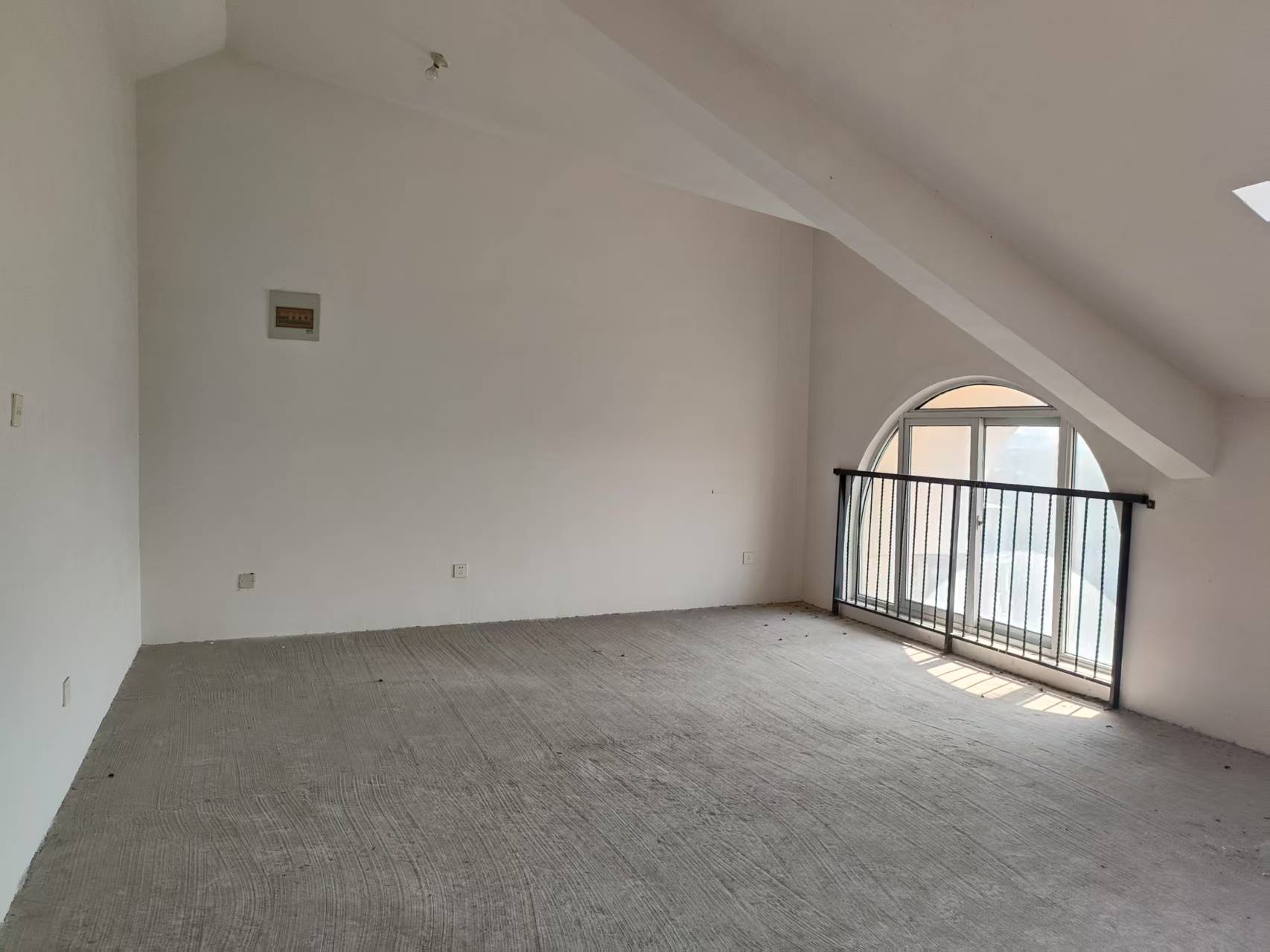 军山花园 6室2厅2卫 179m&sup2;