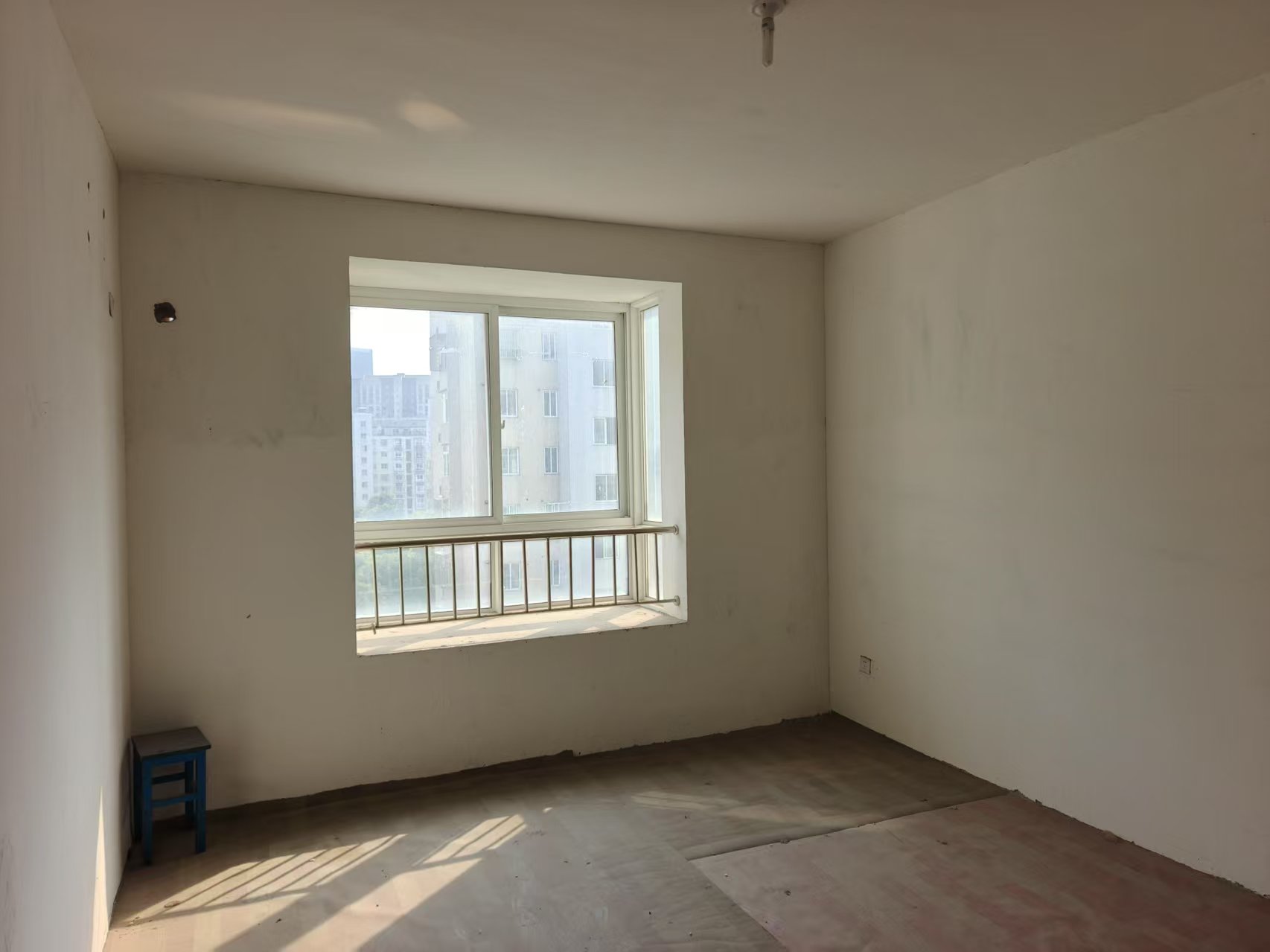 金霞东苑 3室2厅2卫 135m&sup2;