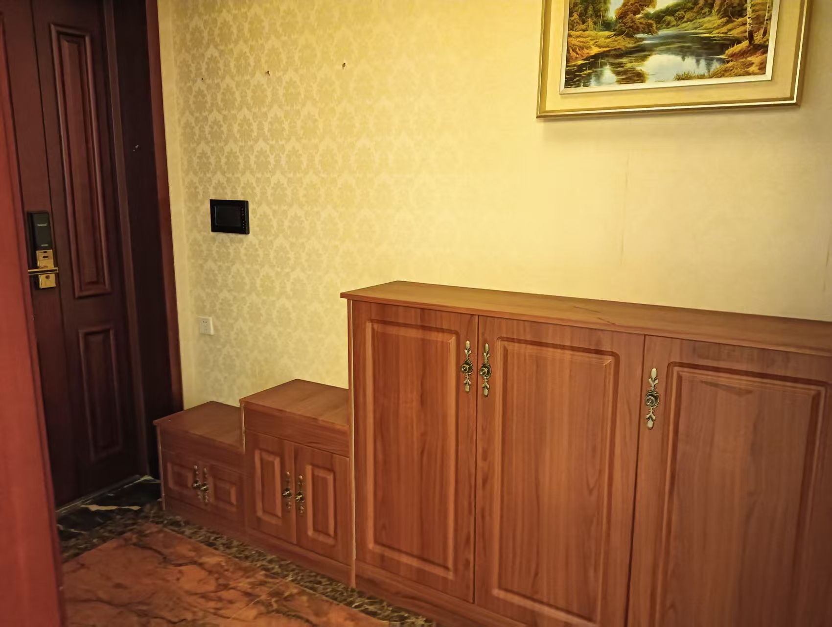绿城玉兰公寓 3室2厅2卫 136.00m²
