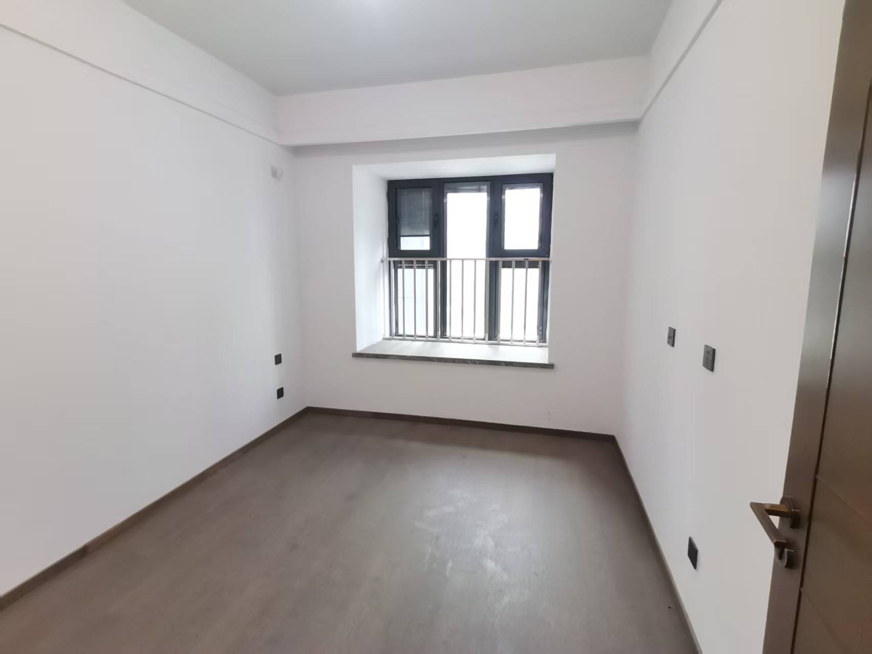 都会沁园 4室2厅2卫 149.9m&sup2;