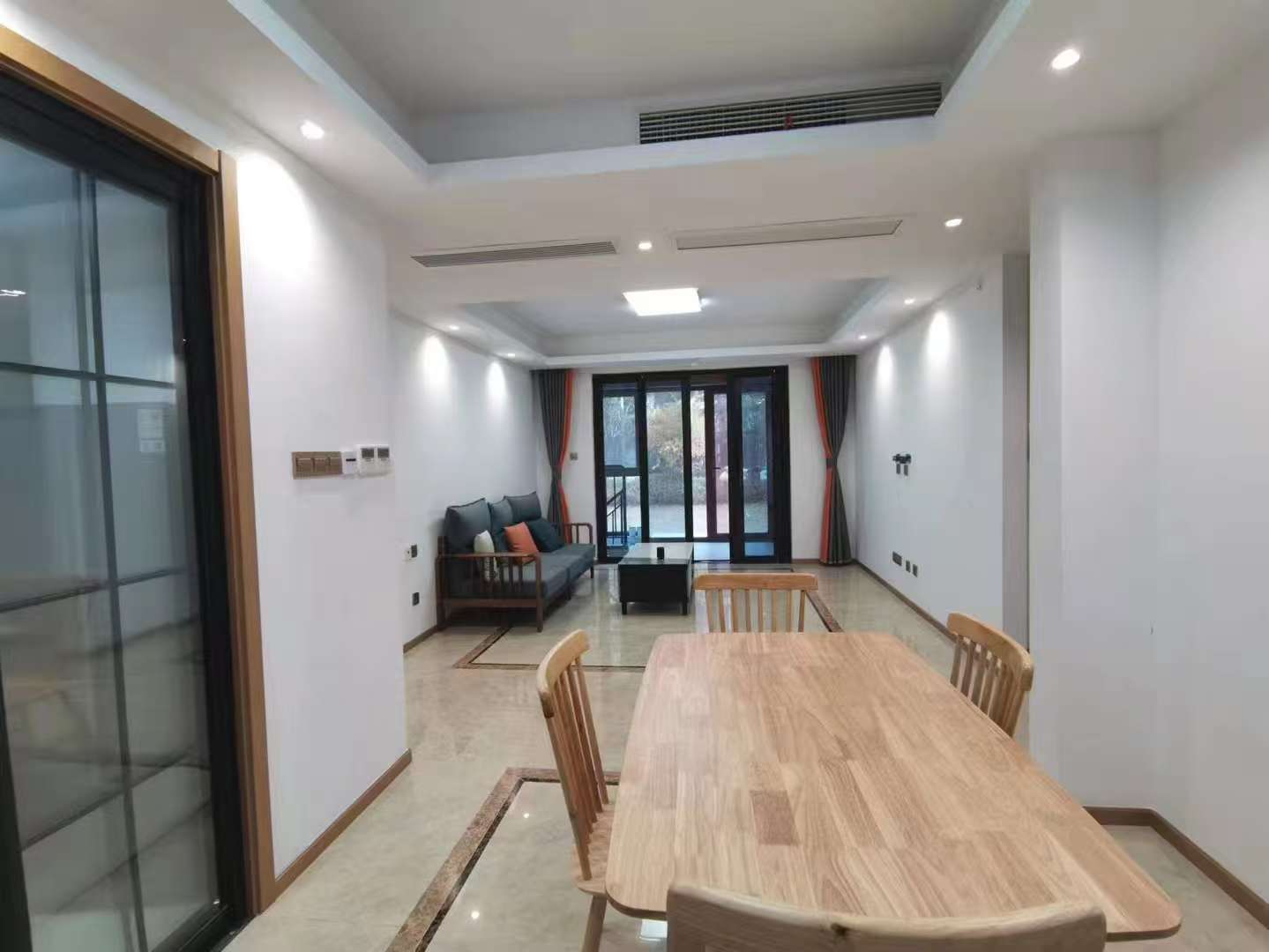 林肯公园 4室2厅2卫 123m&sup2;